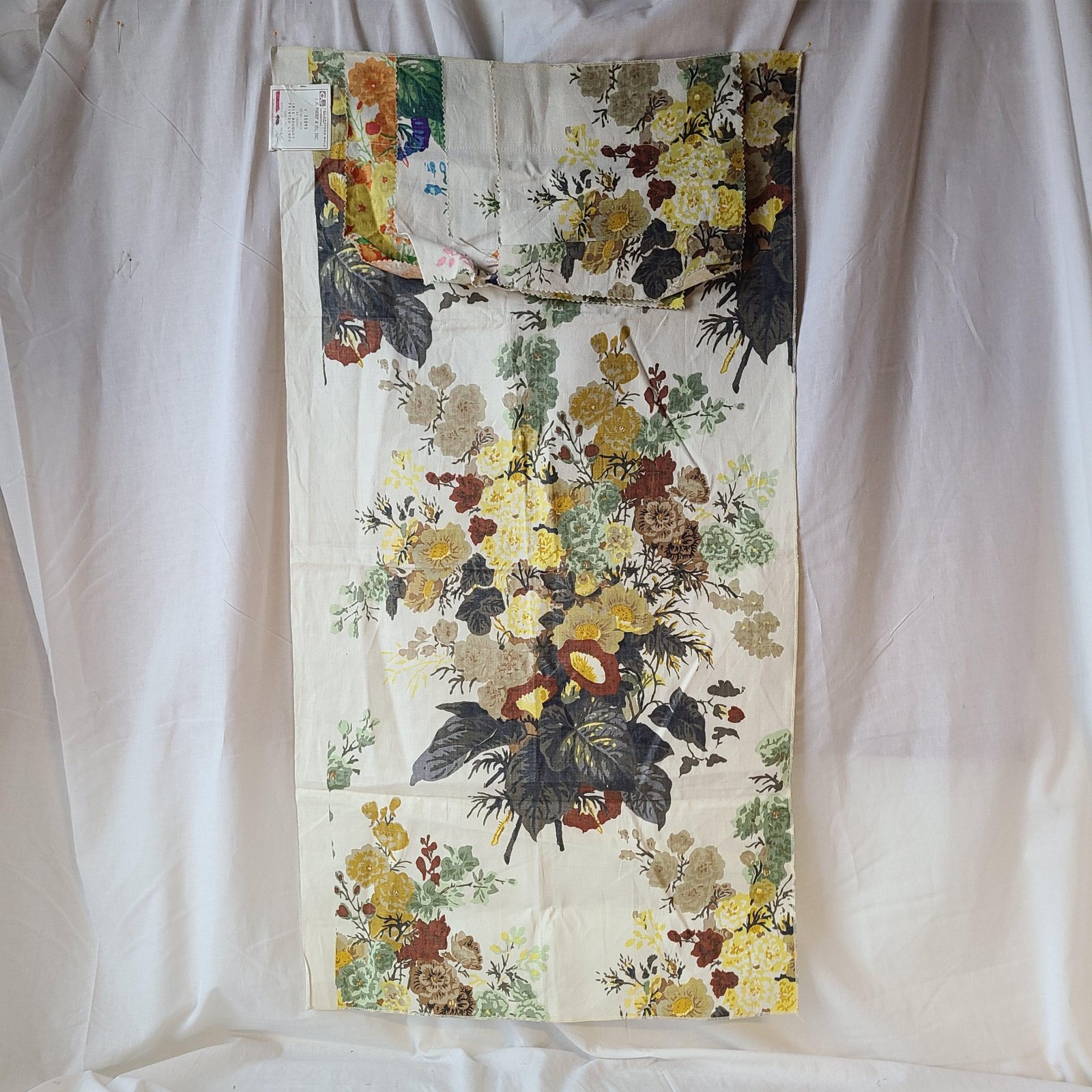 True Vintage Designer Showroom Sample 46 x 24, J.H. Thorpe & Co., INC. Iris Bouquet Morning Glory Floral 100% Linen Mid 1970s Home Decor Fabric VTF5