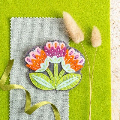 Hawthorn Handmade Vita Flower - Kit di spille in feltro per adulti