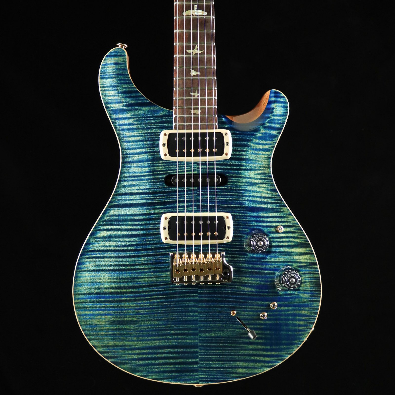 0300780_prs_experience_2020_modern_eagle_v_river_blue_1.jpg
