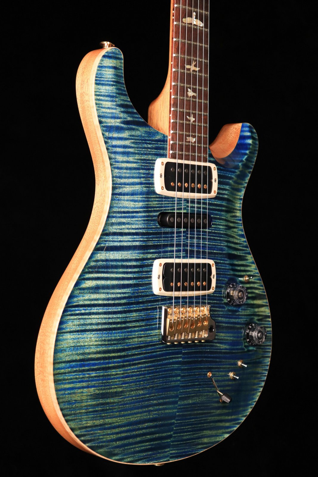 0300780_prs_experience_2020_modern_eagle_v_river_blue_4.jpg