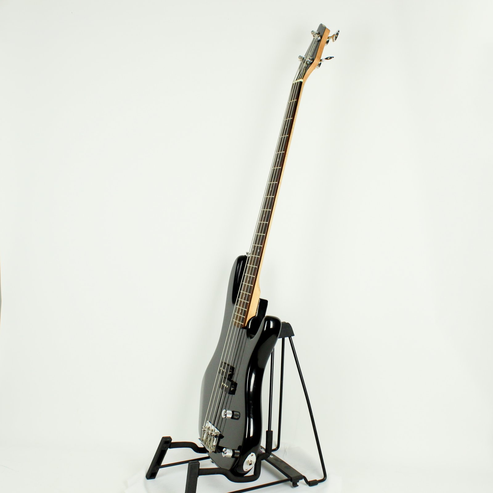 Washburn XB-100 Electric Bass Guitar (USED)