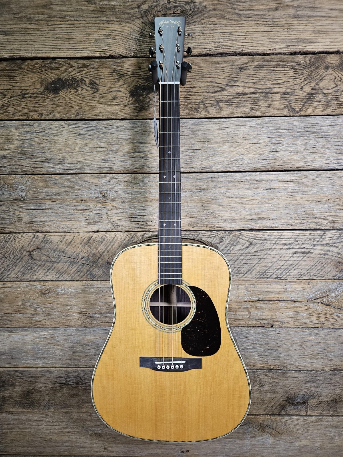 Martin HD-28 マーティン Martin HD-28 Acoustic Guitar | Martin Guitar