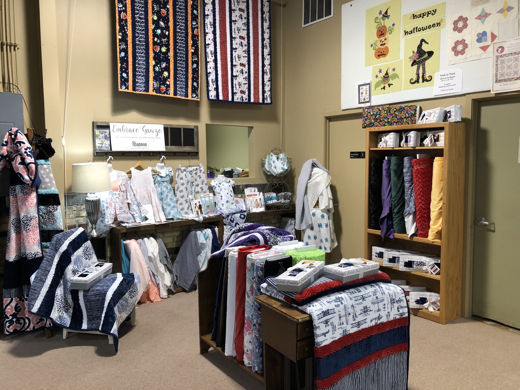 Fox Cities Quilt Co. Appleton, Wisconsin's Newest Quilt Shop Quilting Fabric Notions and Supplies.