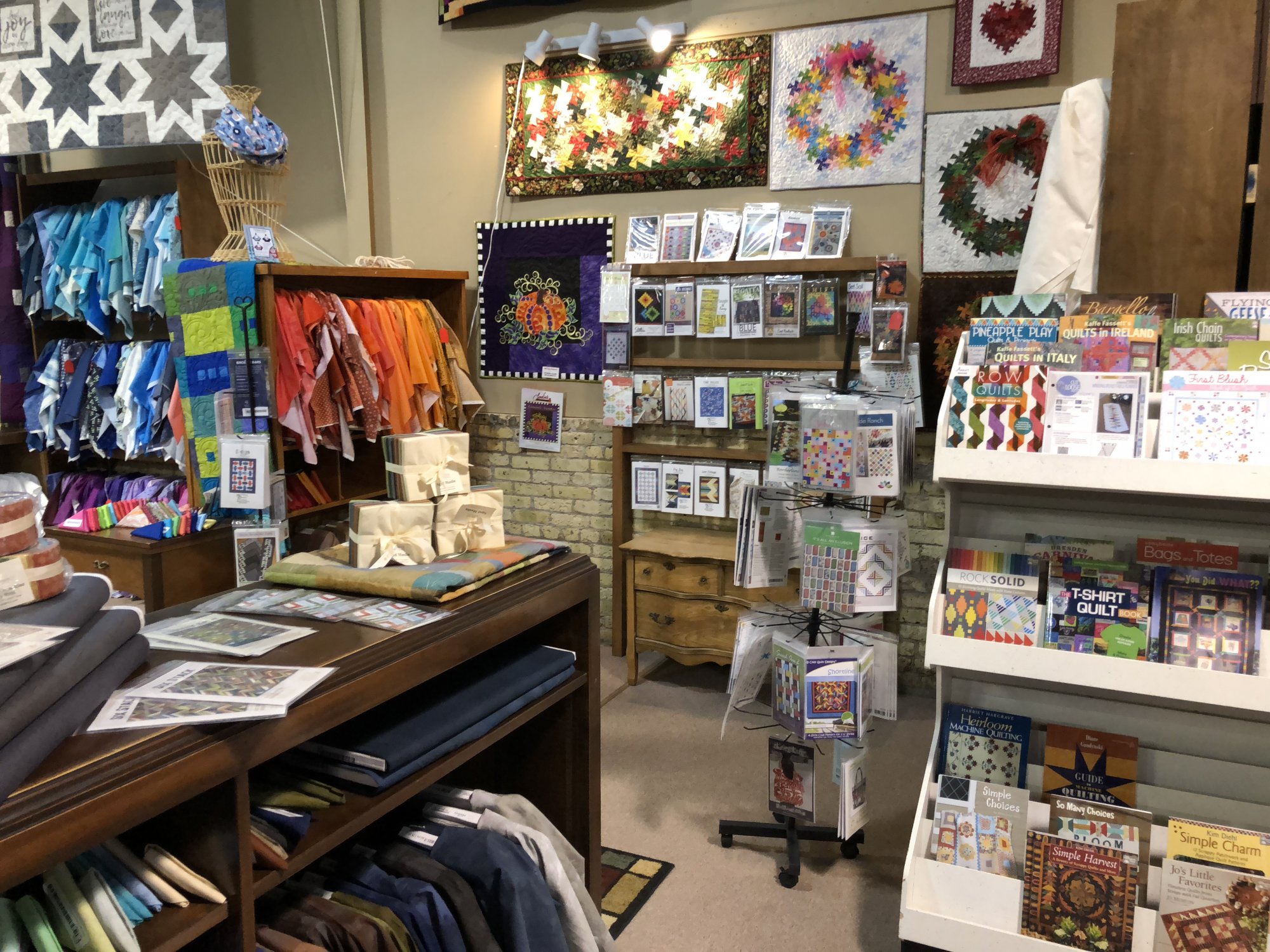 Fox Cities Quilt Co. Appleton, Wisconsin's Newest Quilt Shop Quilting Fabric Notions and Supplies.