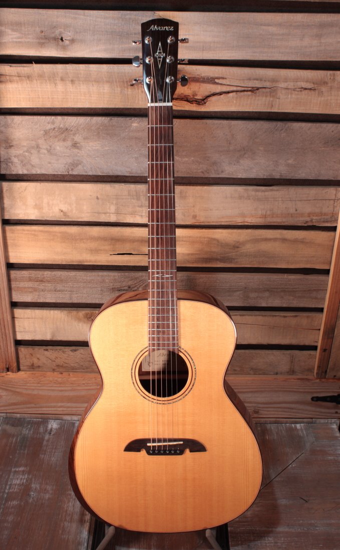 Used Alvarez AG60AR Artist Grand Auditorium Acoustic Guitar w/Bevel Edge Armrest