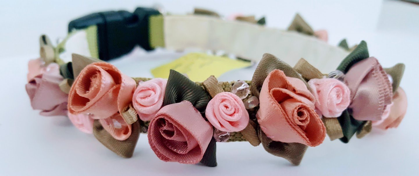 dog collar with roses