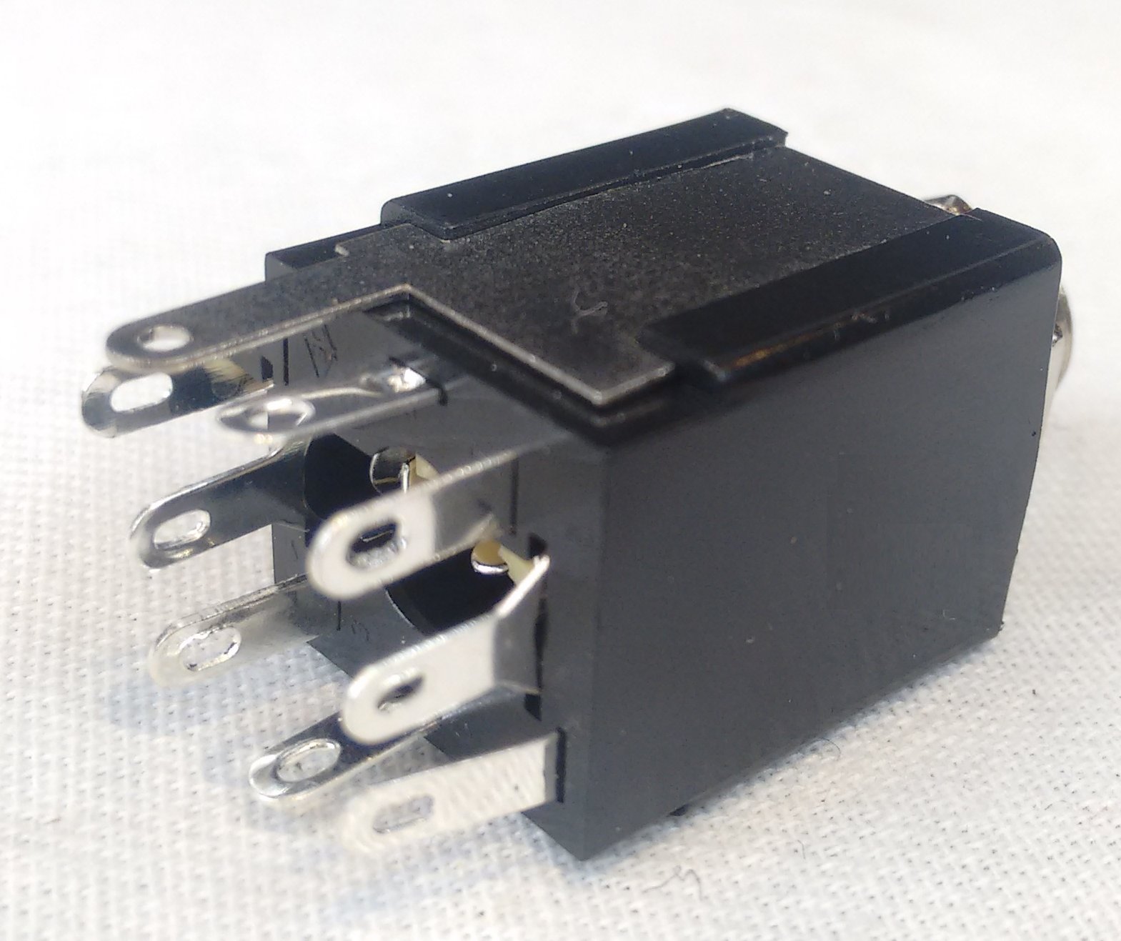 New 1/4 9 Pin Stereo Jack for MusicTech Master Accordion