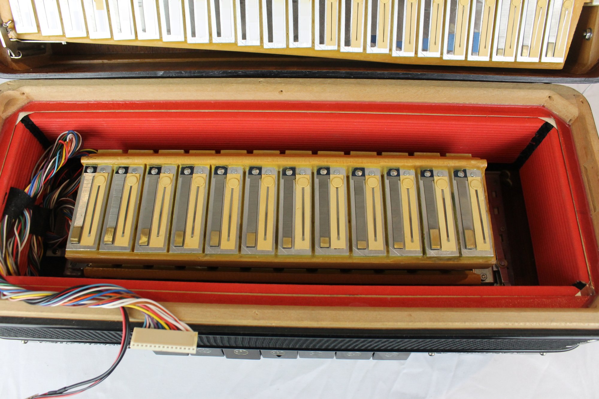 5868 - Certified Pre-Owned Black Serenellini Imperator IV MIDI