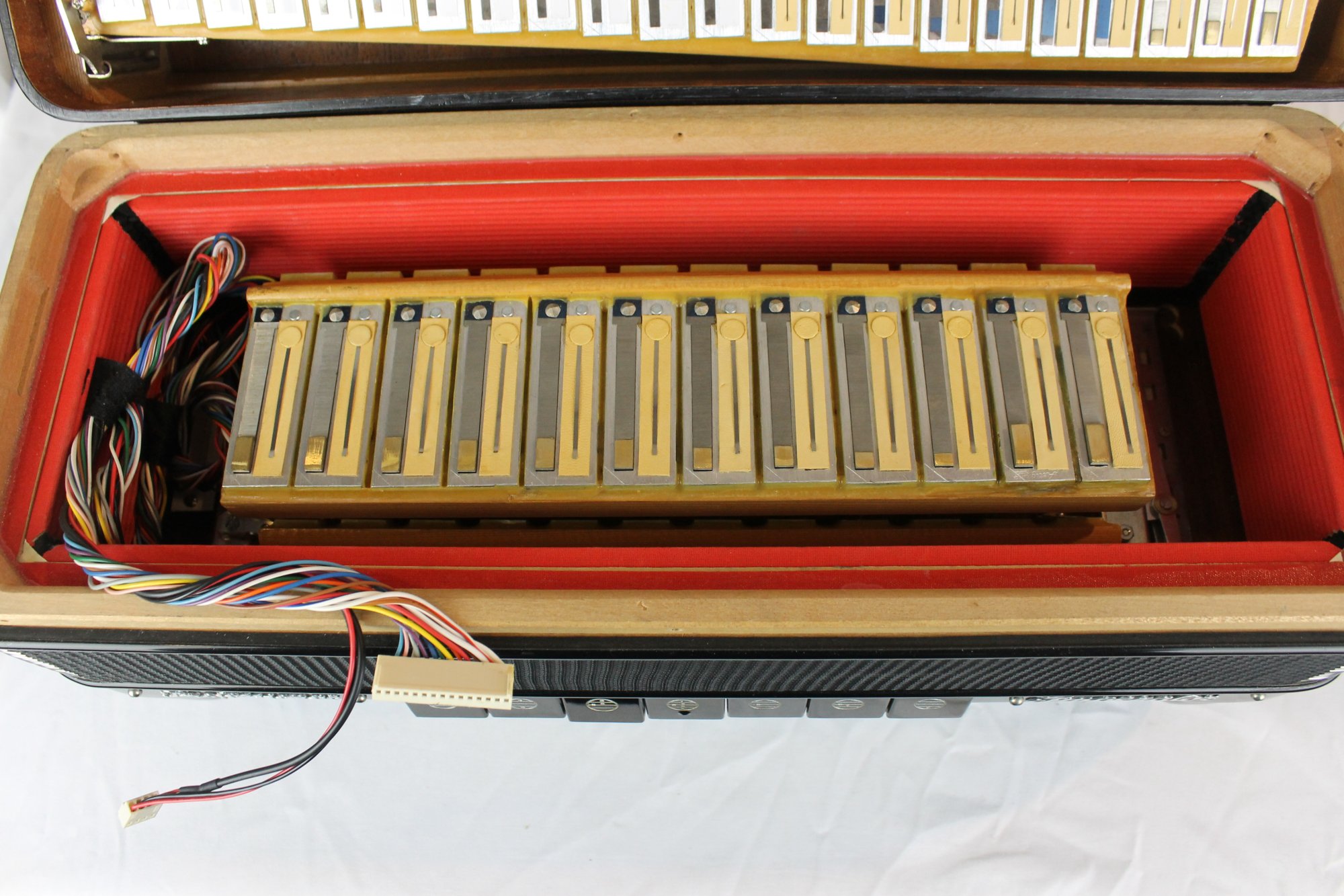 5868 - Certified Pre-Owned Black Serenellini Imperator IV MIDI