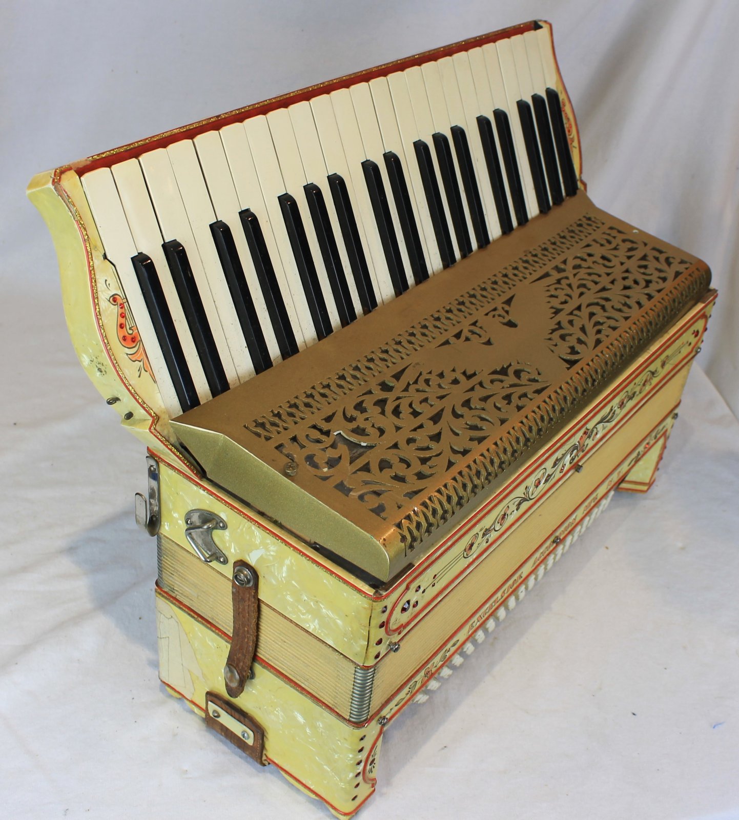 7086 - Ivory Decorated Excelsior MFG NY Piano Accordion LMMM 41