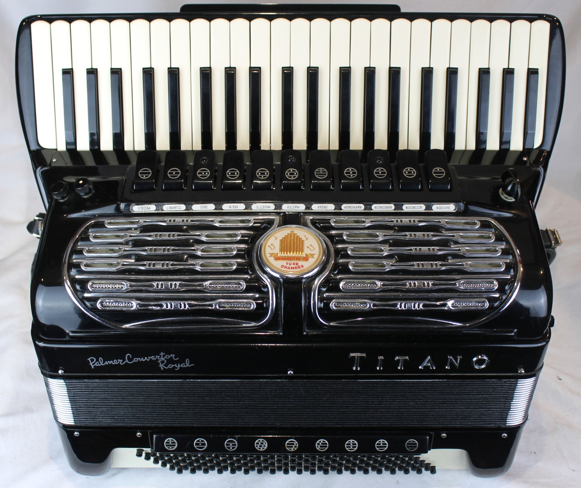 7112 - Black Titano Royal Tone Chamber Piano Accordion LMMMH 44 120