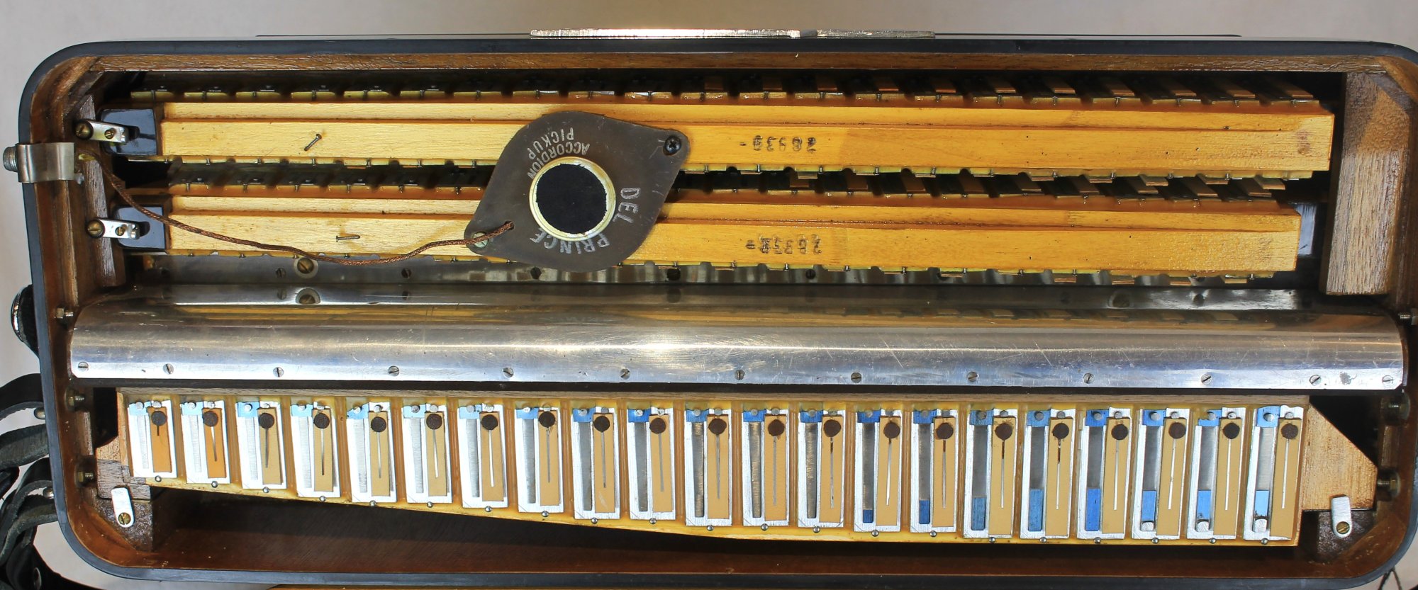 7080 - Midnight Gray Dallape Maestro Piano Accordion LMMH 41 120