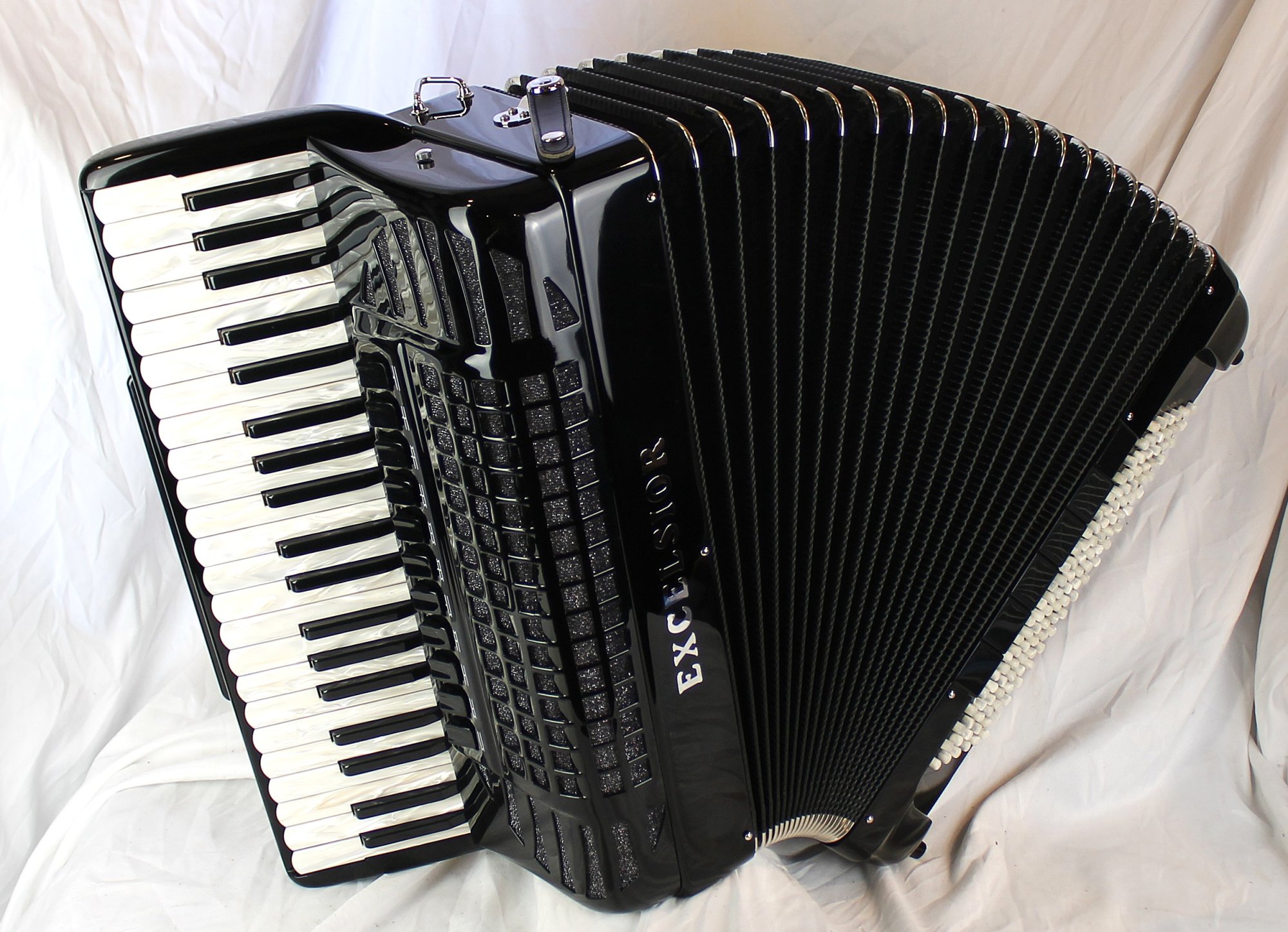 NEW Black Excelsior Mod.911 Piano Accordion LMMM 41 120