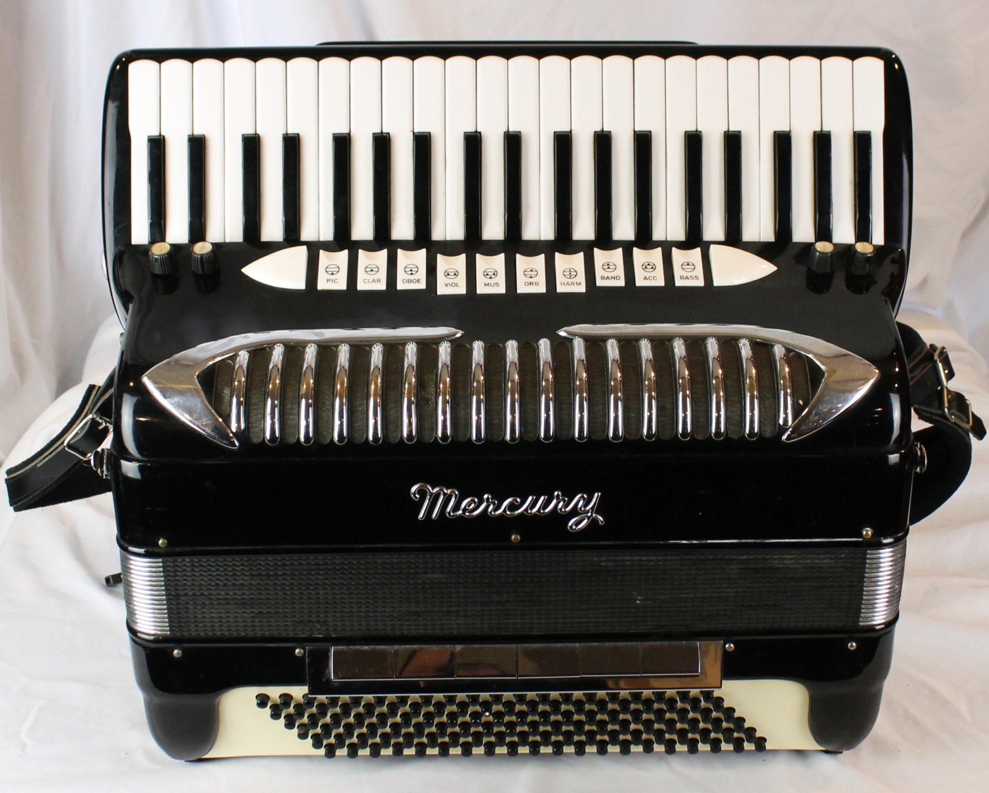 7826 - Black Guerrini Mercury Piano Accordion LMMH 41 120