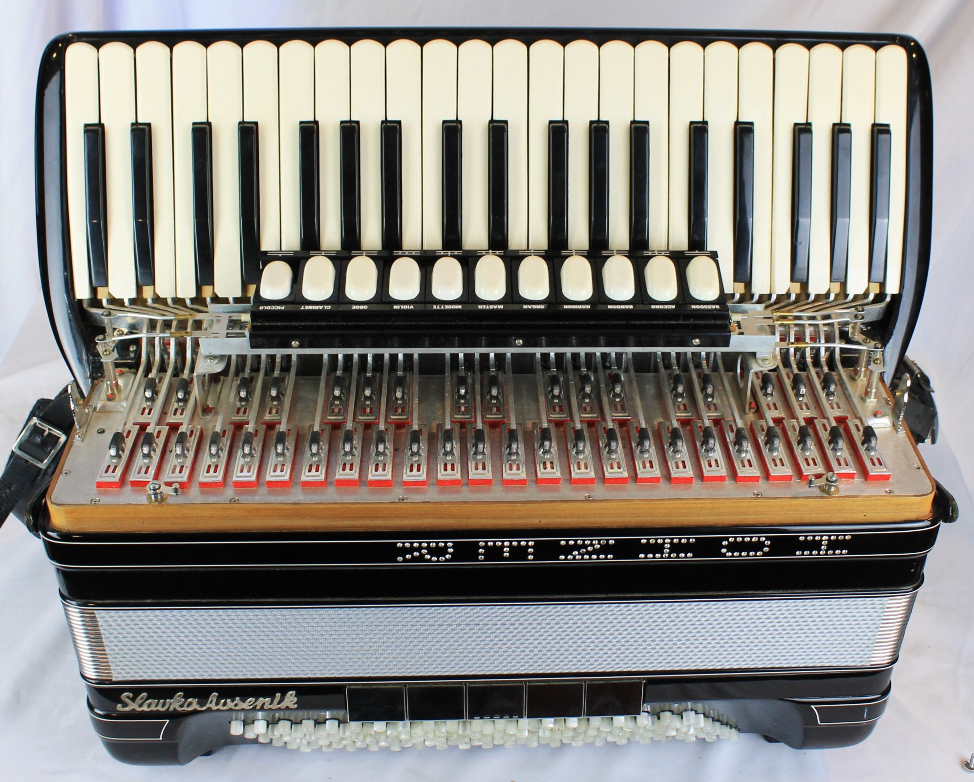 7843 - Black Hohner Morino V Mod.Slavko Avsenik Piano Accordion
