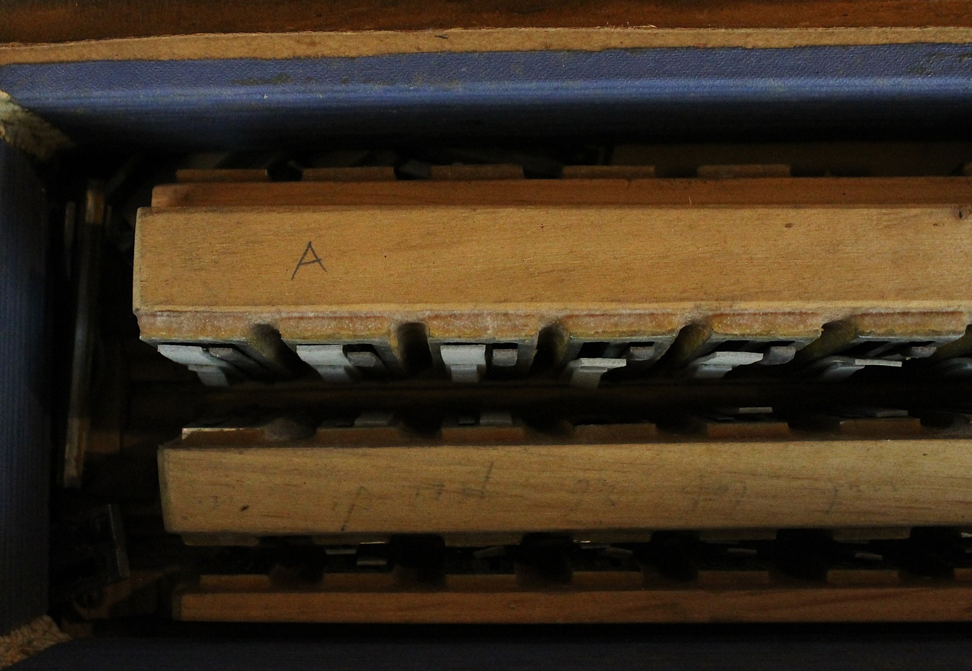 7851 - Pearl Decorated La Tosca De Luxe Piano Accordion LMMM 41