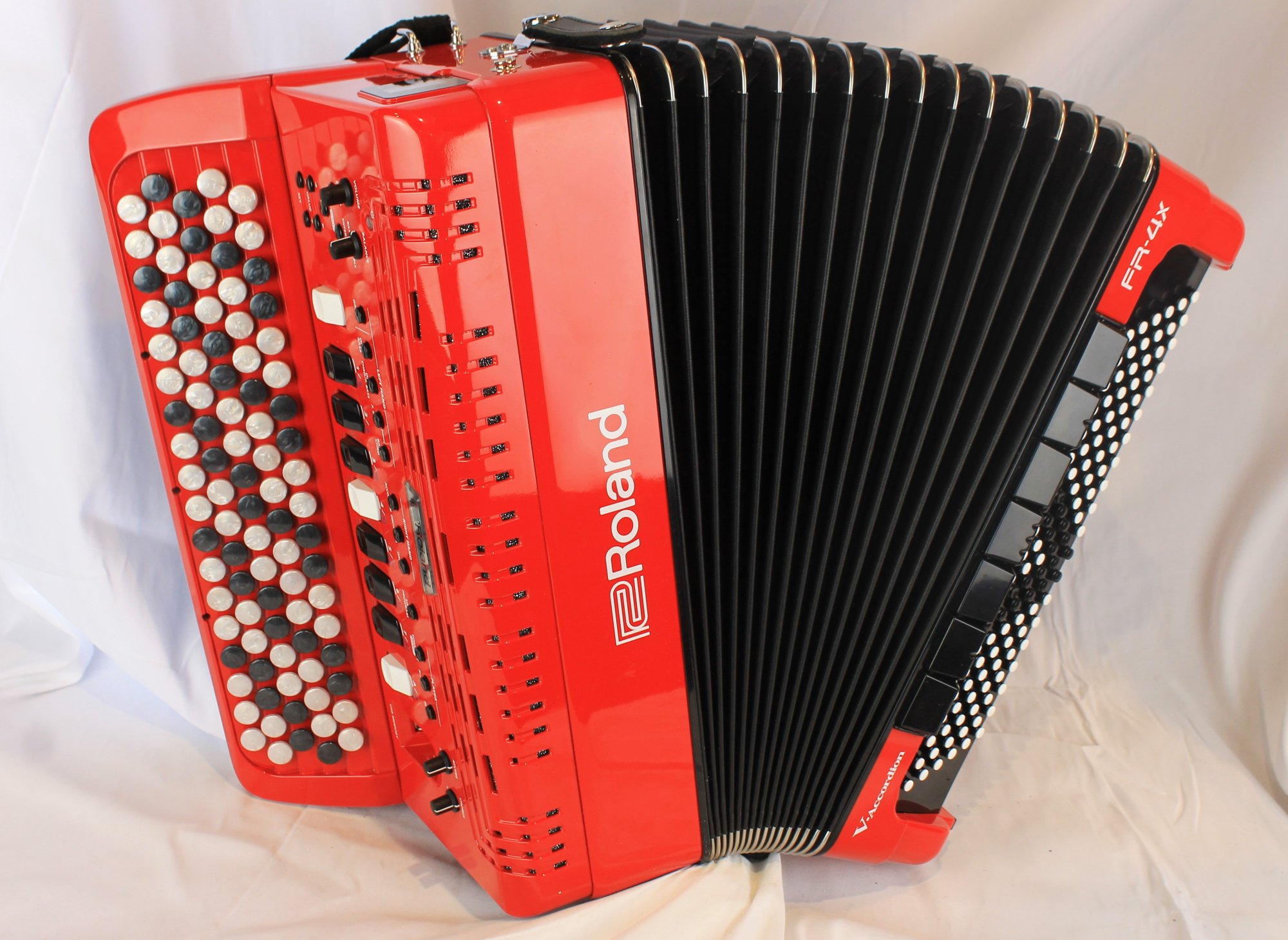 7295 - Certified Pre-Owned Red Roland FR-4XB-RD Digital Chromatic 