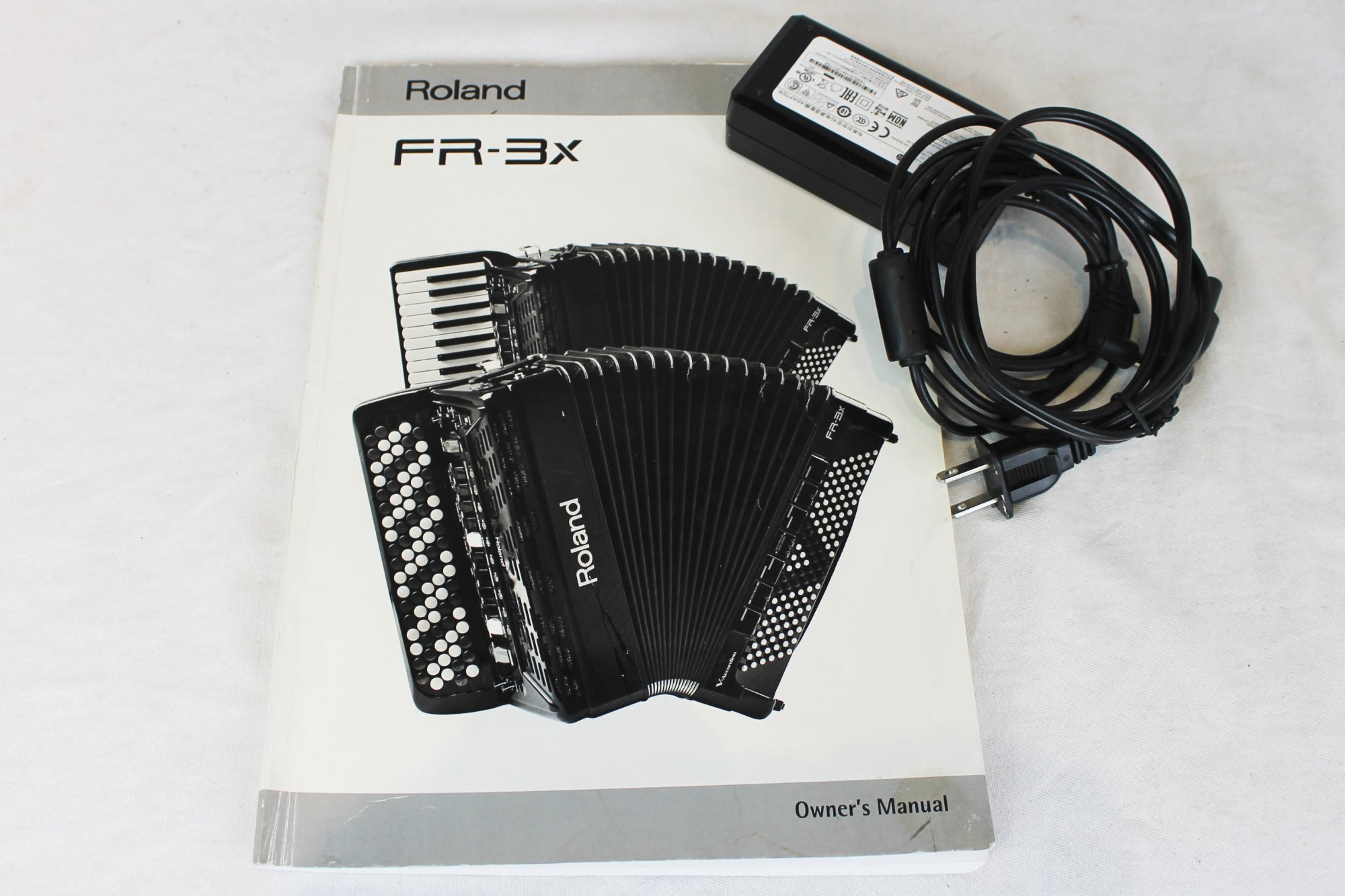 Roland ローランド FR-3XB BK V-Accordion fr-3xb_top_main.jpg