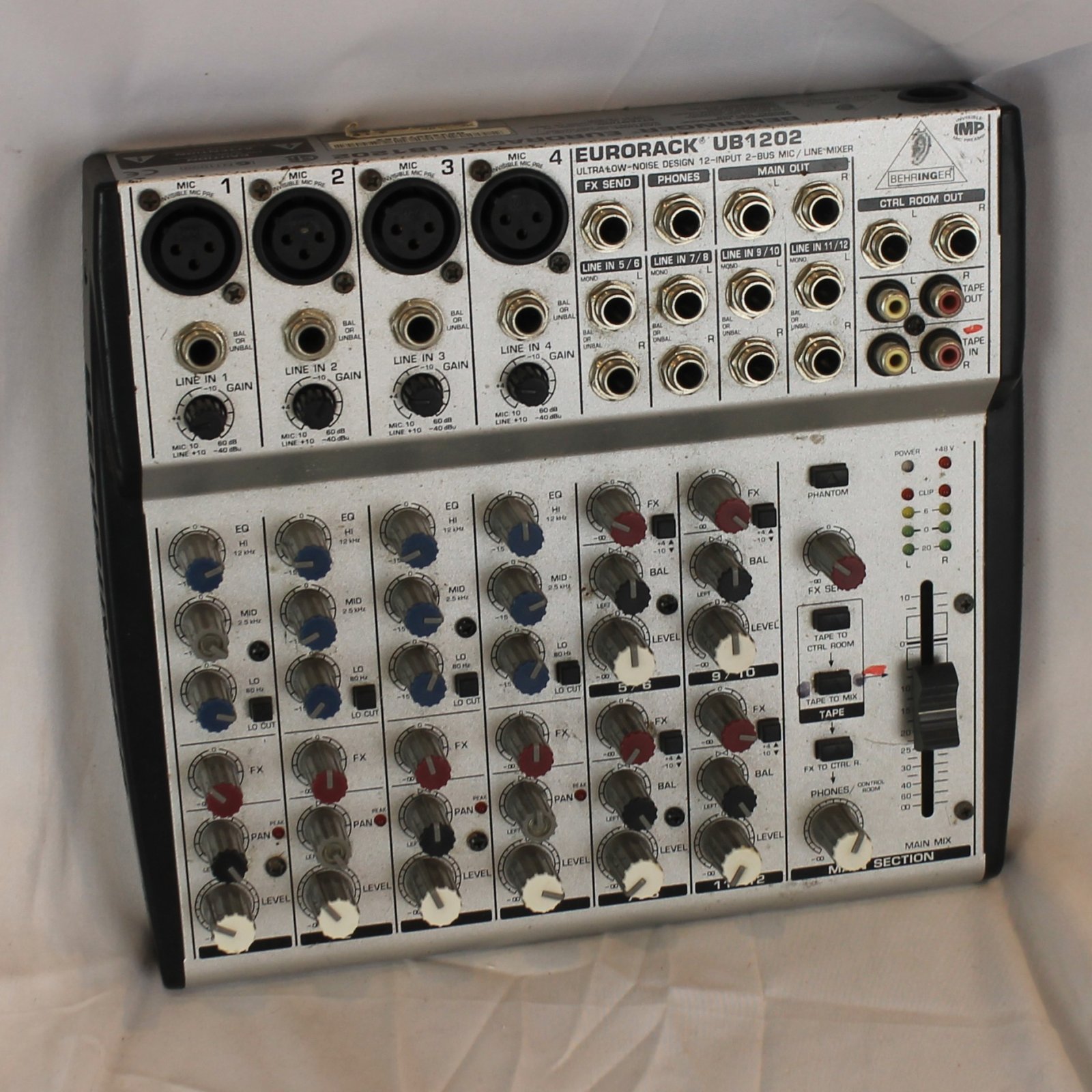 Behringer Eurorack UB1202 Silver 12-Input 2-Bus Mic / Line Mixer