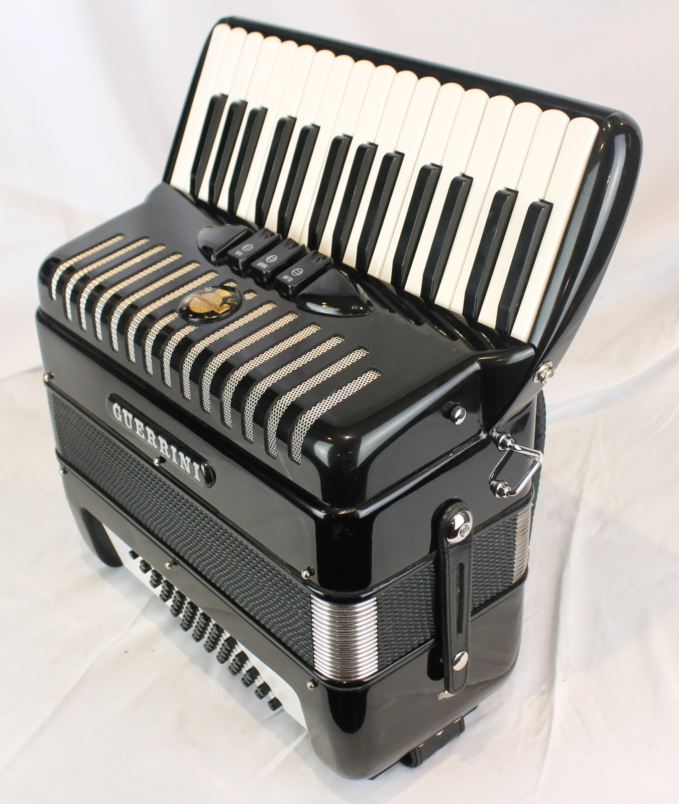 1852 - Certified Pre-Owned Black Guerrini Bambino Piano Accordion