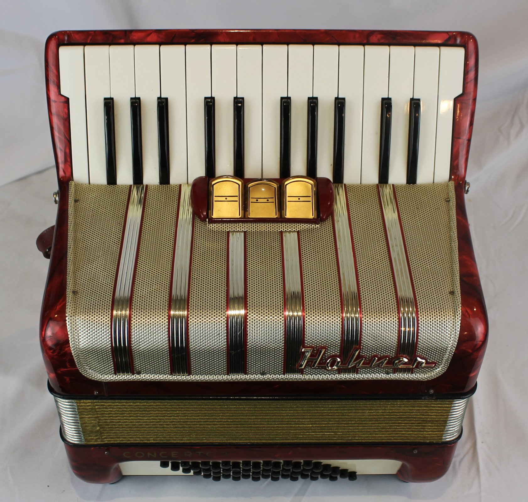 7325 - Red Hohner Concerto I Piano Accordion MM 26 48