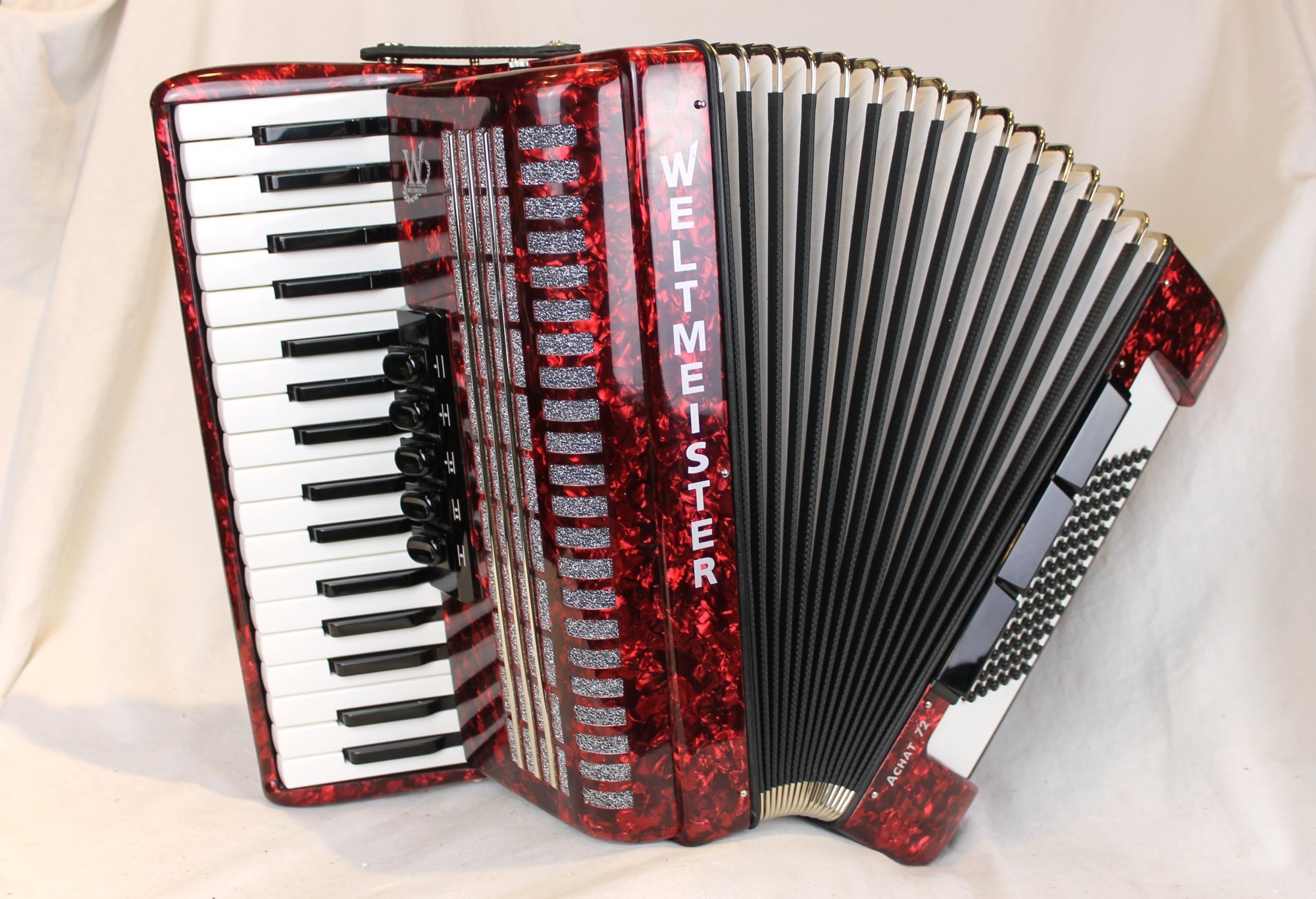 NEW Red Weltmeister Achat Piano Accordion LMM 34 72