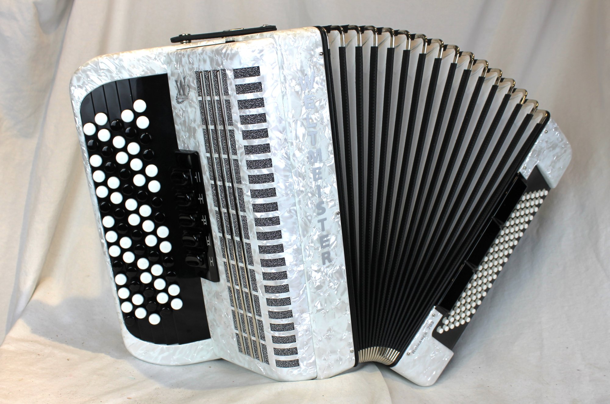 NEW White Weltmeister Romance 703 Chromatic Button Accordion B LMM