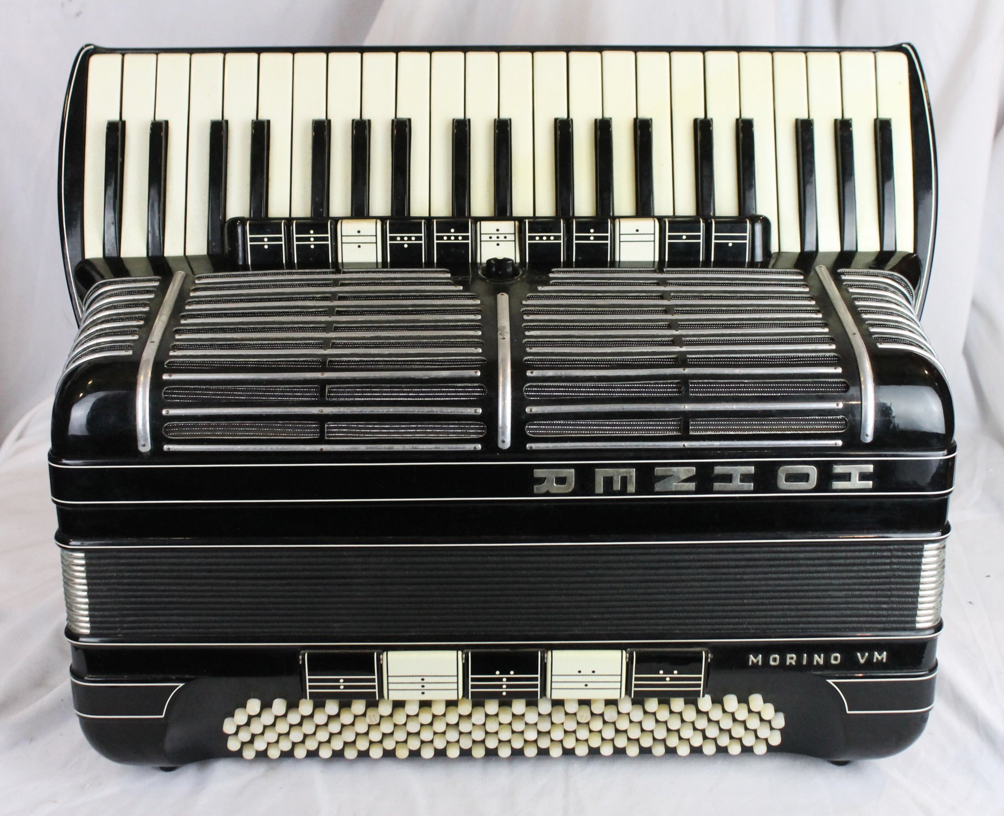 7893 - Black Hohner Morino VM Piano Accordion LMMMH 41 127