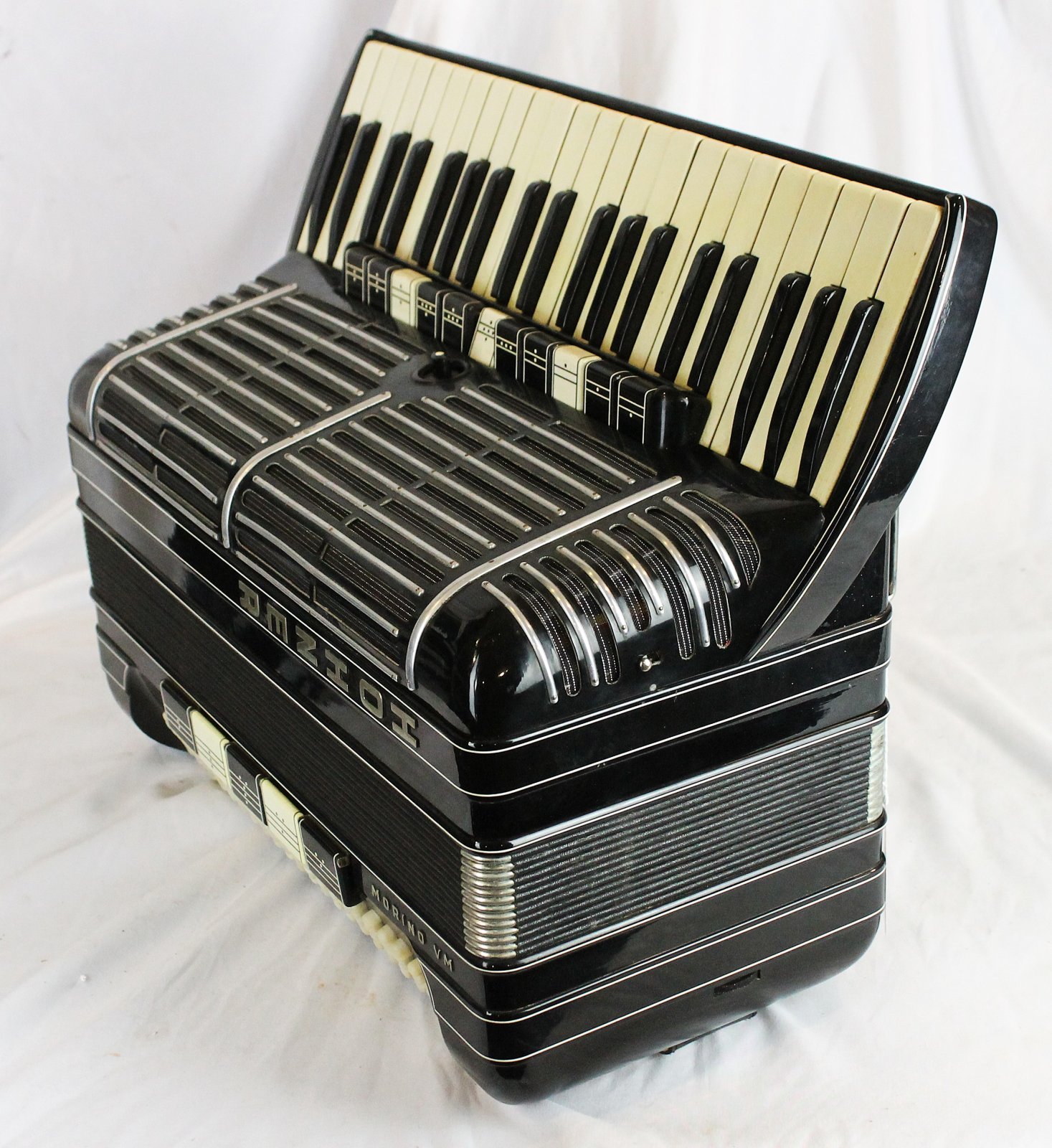 7893 - Black Hohner Morino VM Piano Accordion LMMMH 41 127