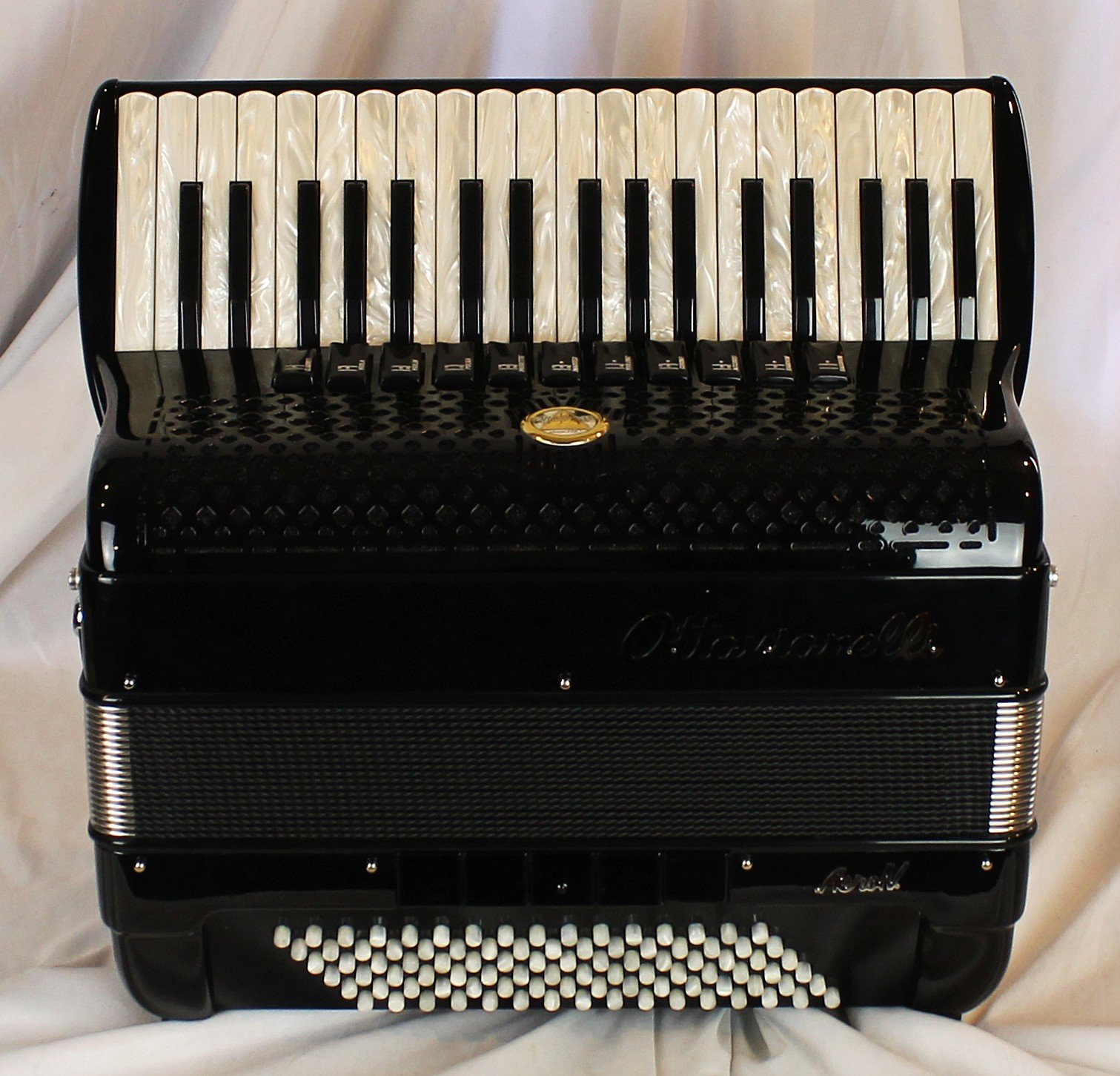 NEW Black Ottavianelli Aero IV Piano Accordion LMMM 37 96