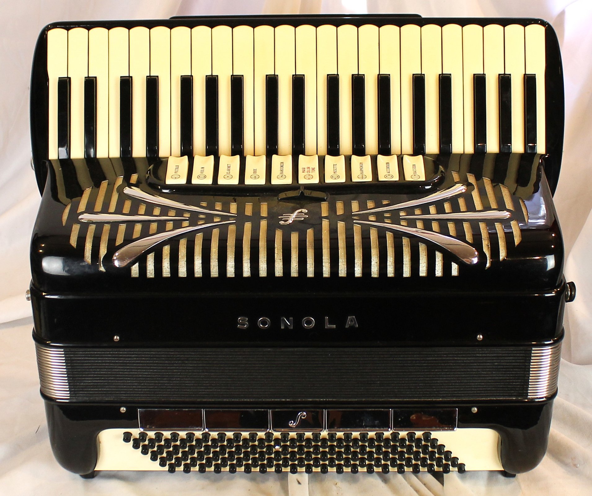 8120 - Black Sonola AA10 Piano Accordion LMMH 41 120
