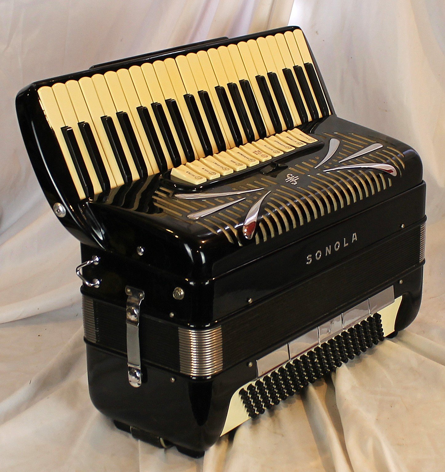 8120 - Black Sonola AA10 Piano Accordion LMMH 41 120
