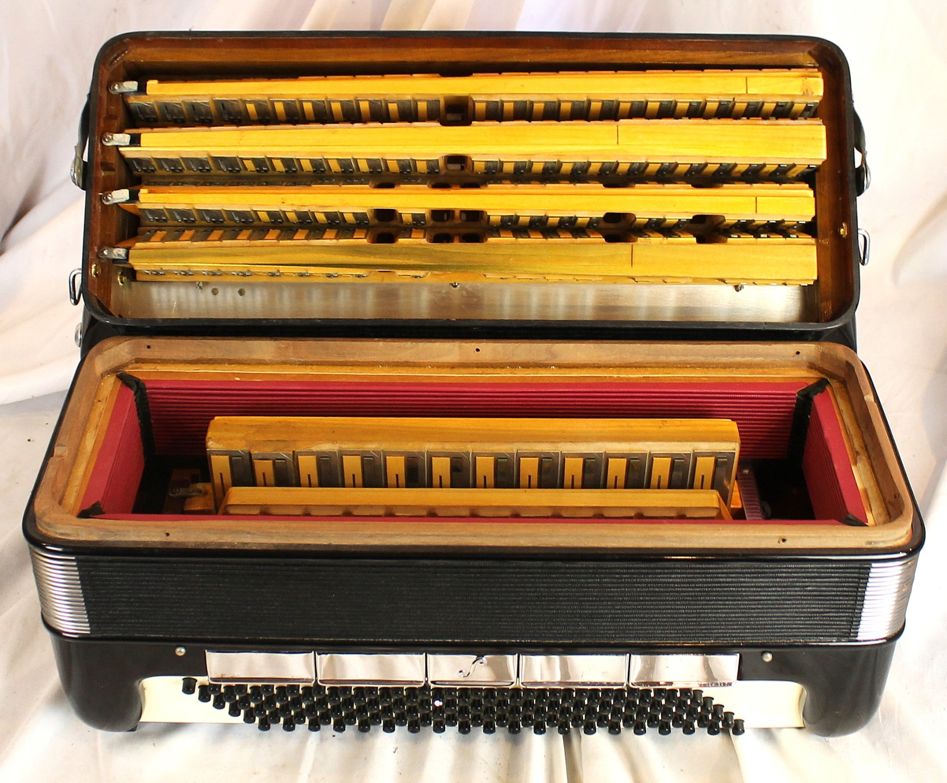 8120 - Black Sonola AA10 Piano Accordion LMMH 41 120