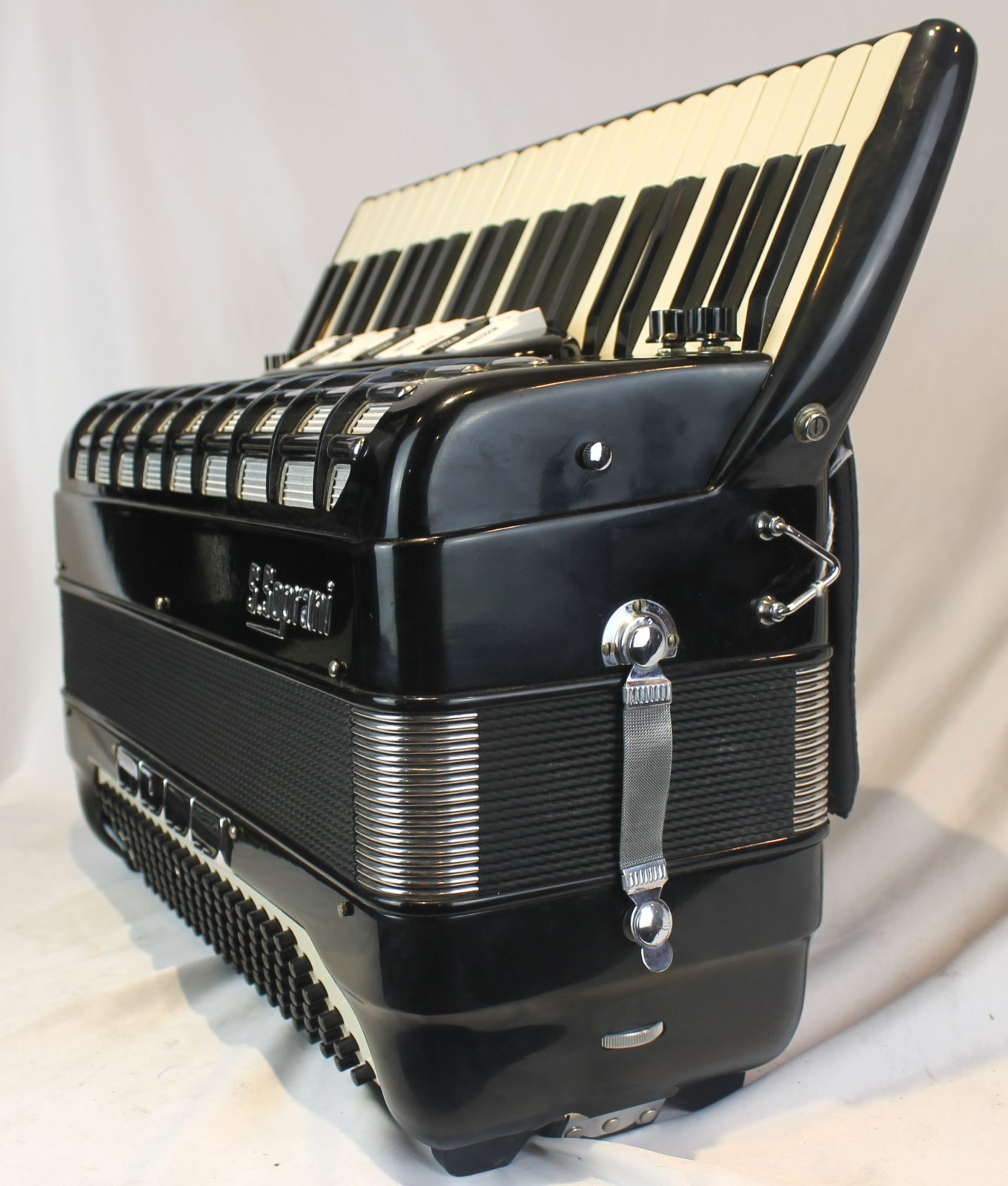 5984 - Black S Soprani Piano Accordion LMH 41 120