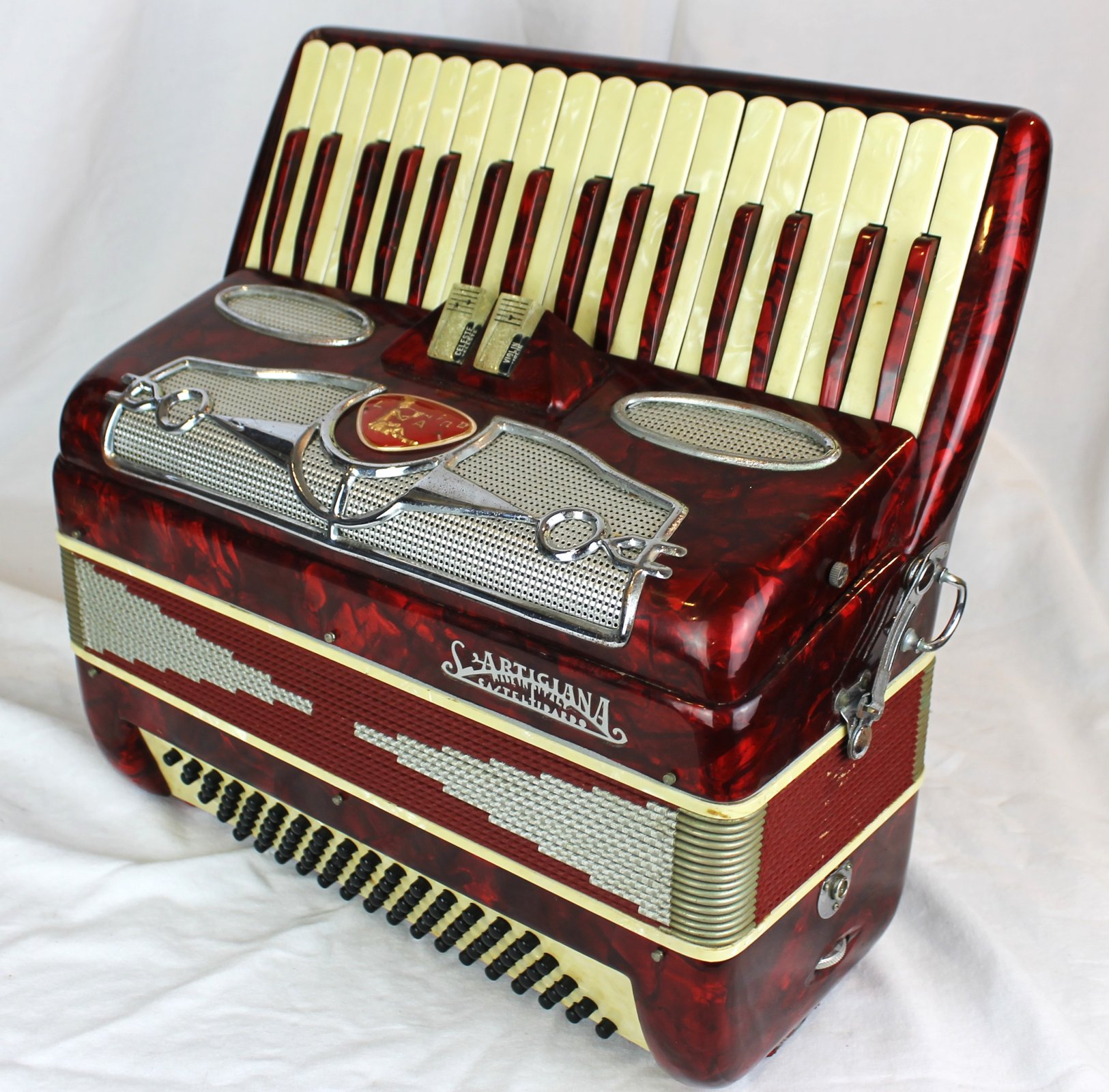 7628 - Candy Stripe S. Artigiana Castelfidardo Piano Accordion MM