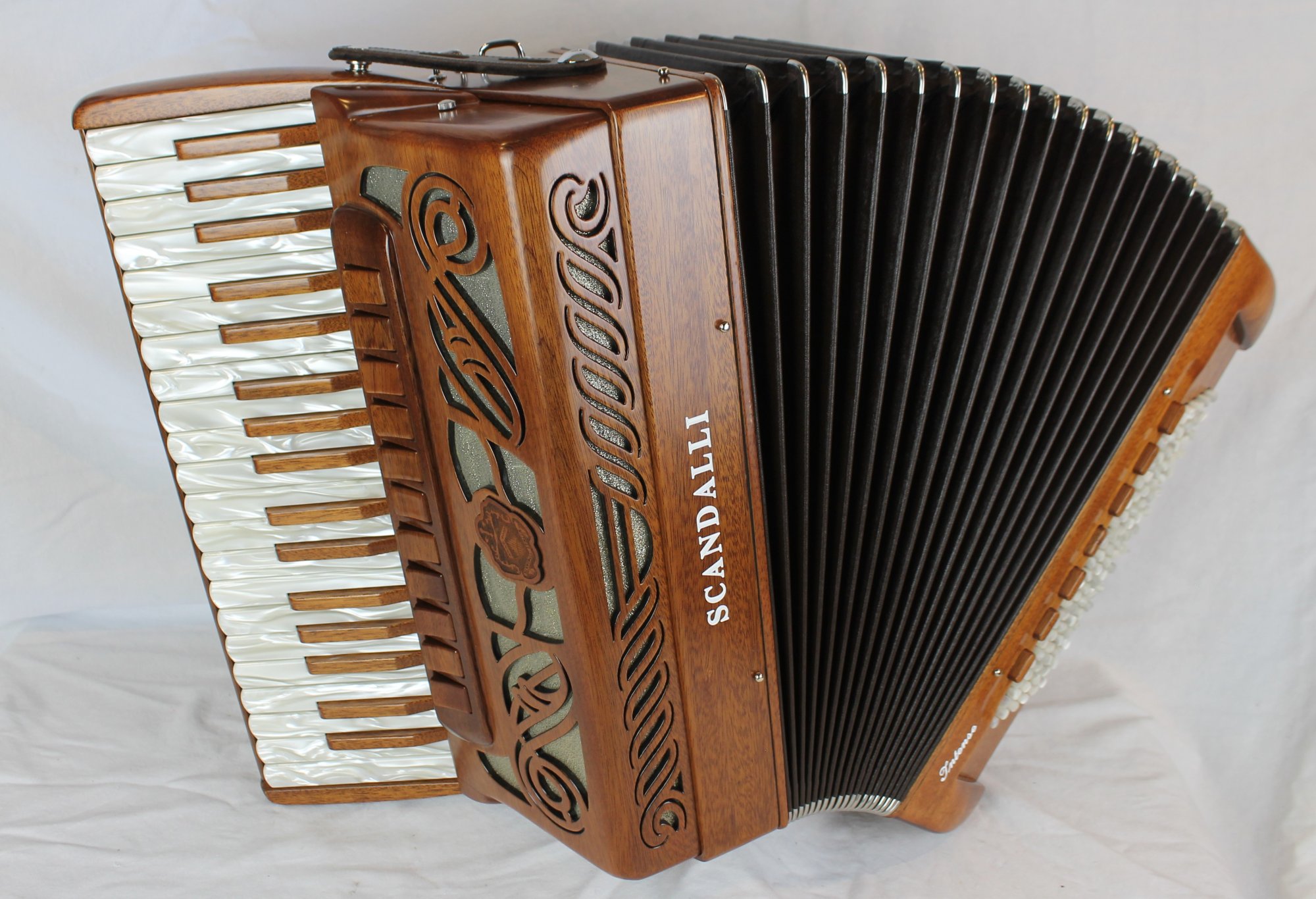 NEW Mahogany Scandalli Intense Piano Accordion LMMH 37 96