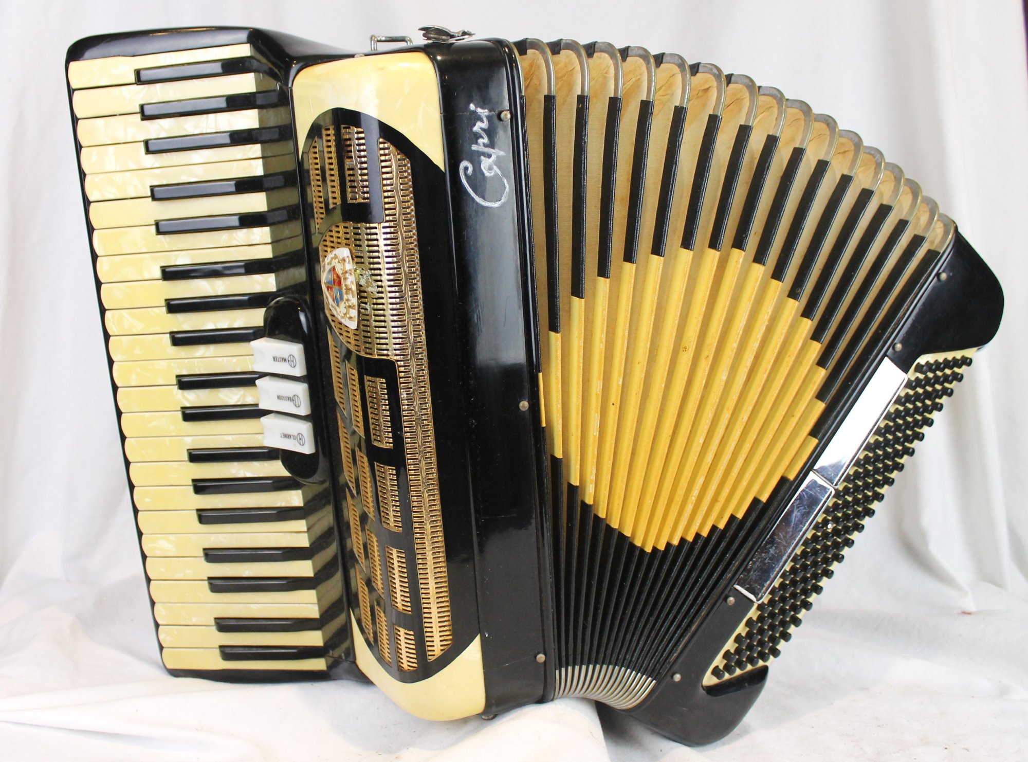 Capri accordion sales