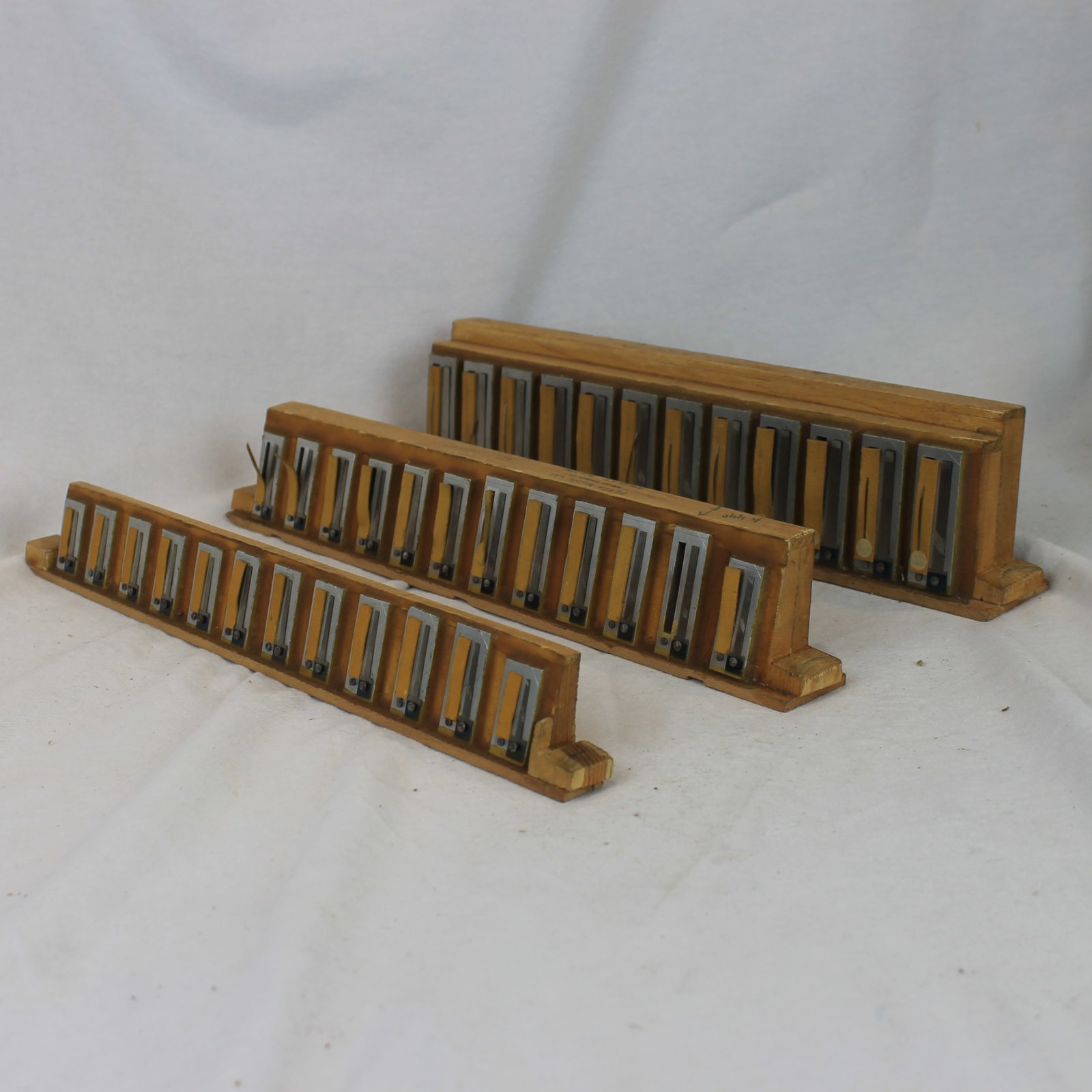 thumbnail image 2 of Cantabella Red Pearl Accordion Non Switched Accordion 2 of 12