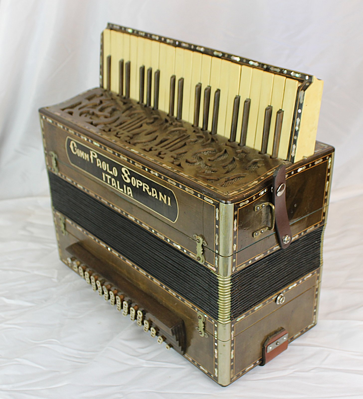 7717 - Antique Wood Paolo Soprani Italia PIano Accordion MM 37 60