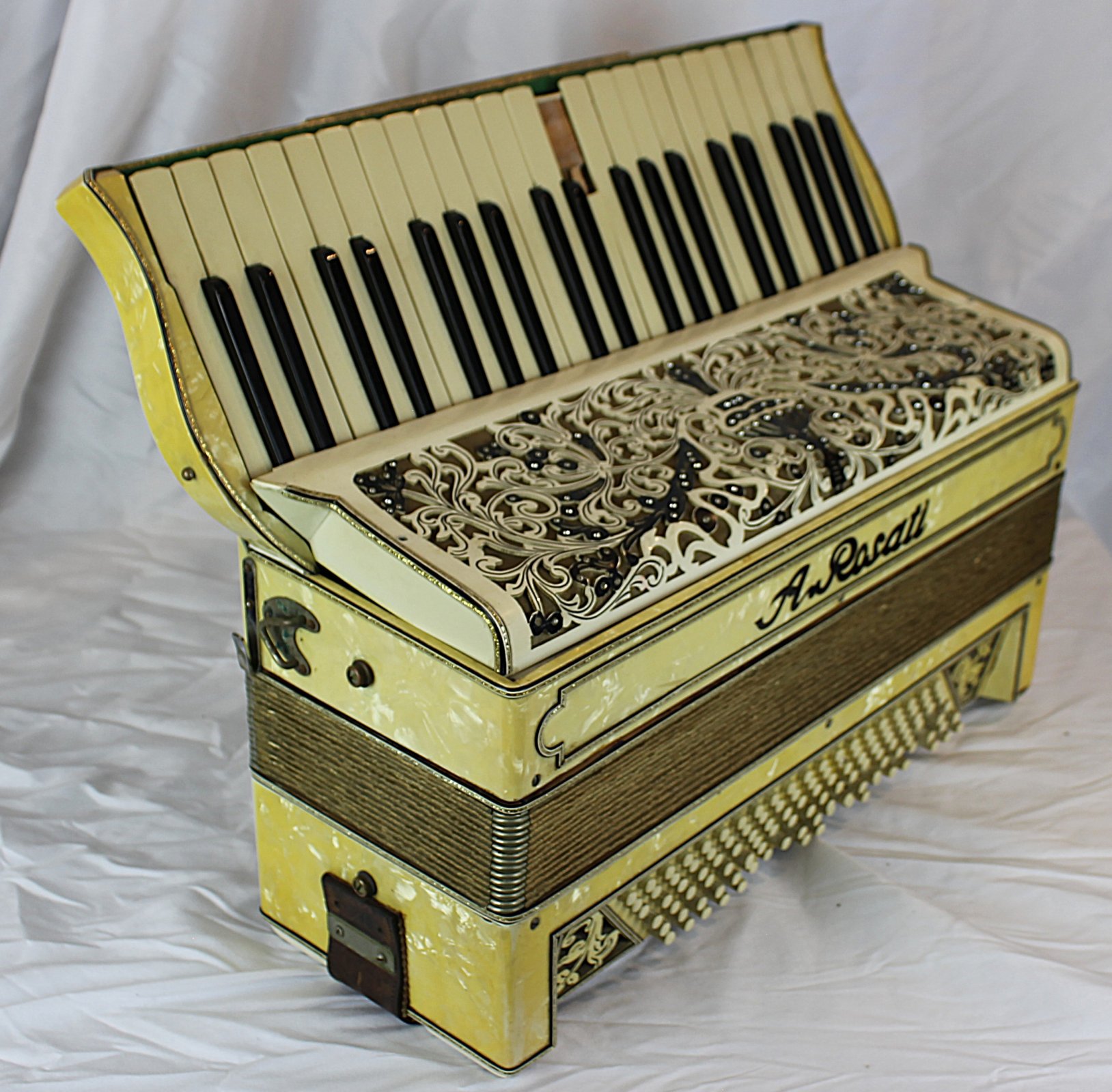 7718 - Antique Decorated A.Rosati Piano Accordion LMM 41 120