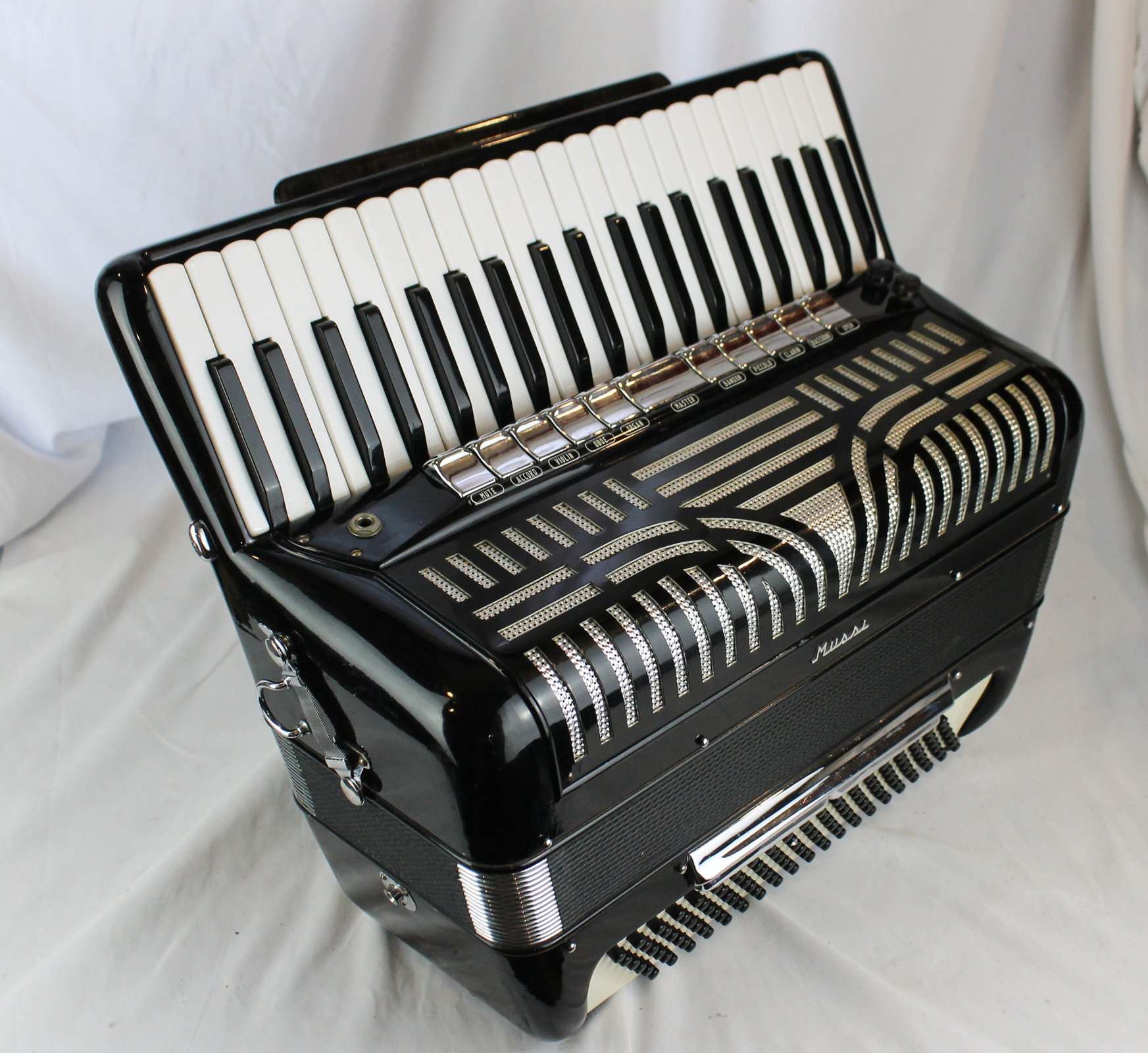 8304 - Black Mussi Piano Accordion LMMH 41 120