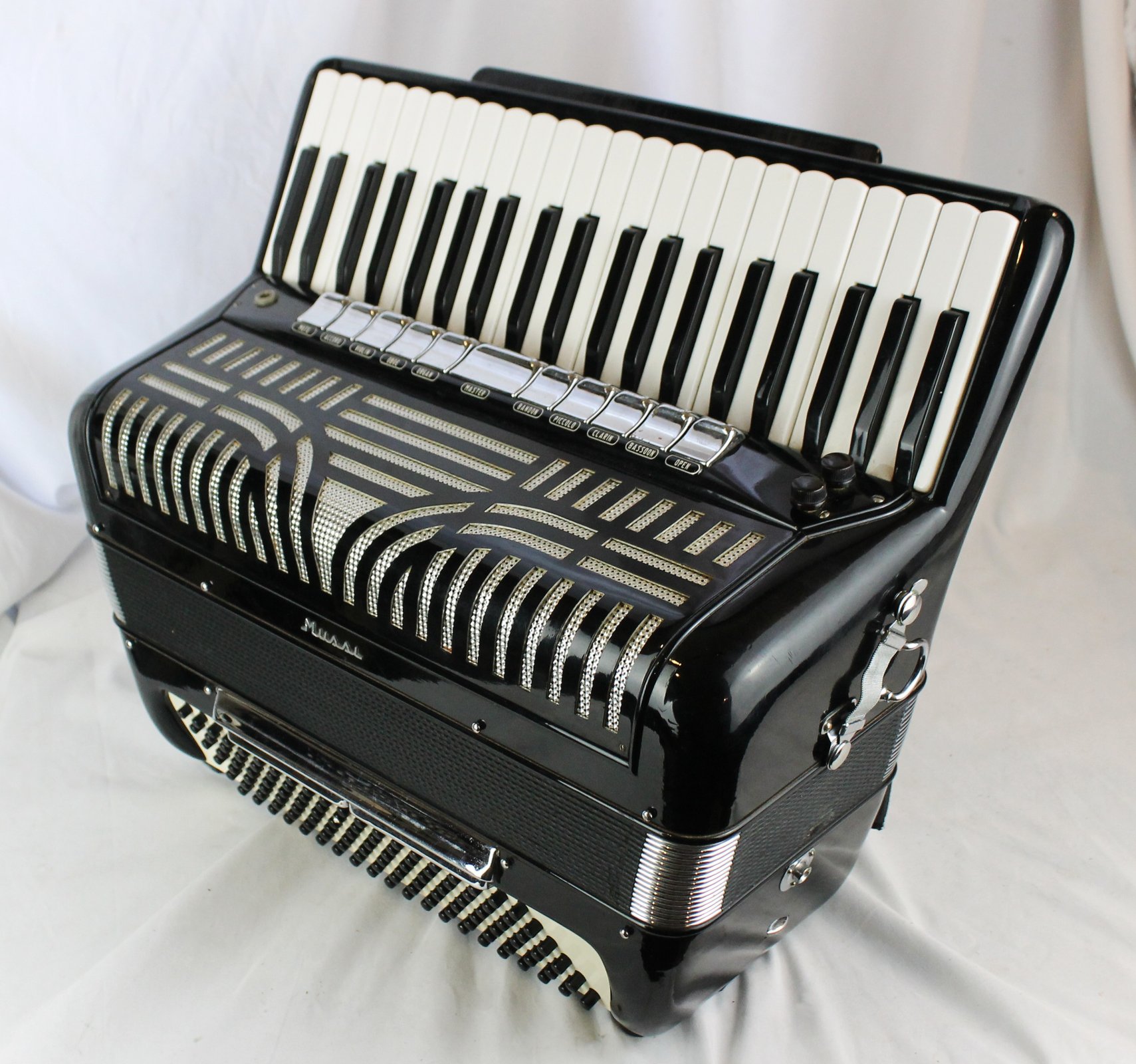 8304 - Black Mussi Piano Accordion LMMH 41 120