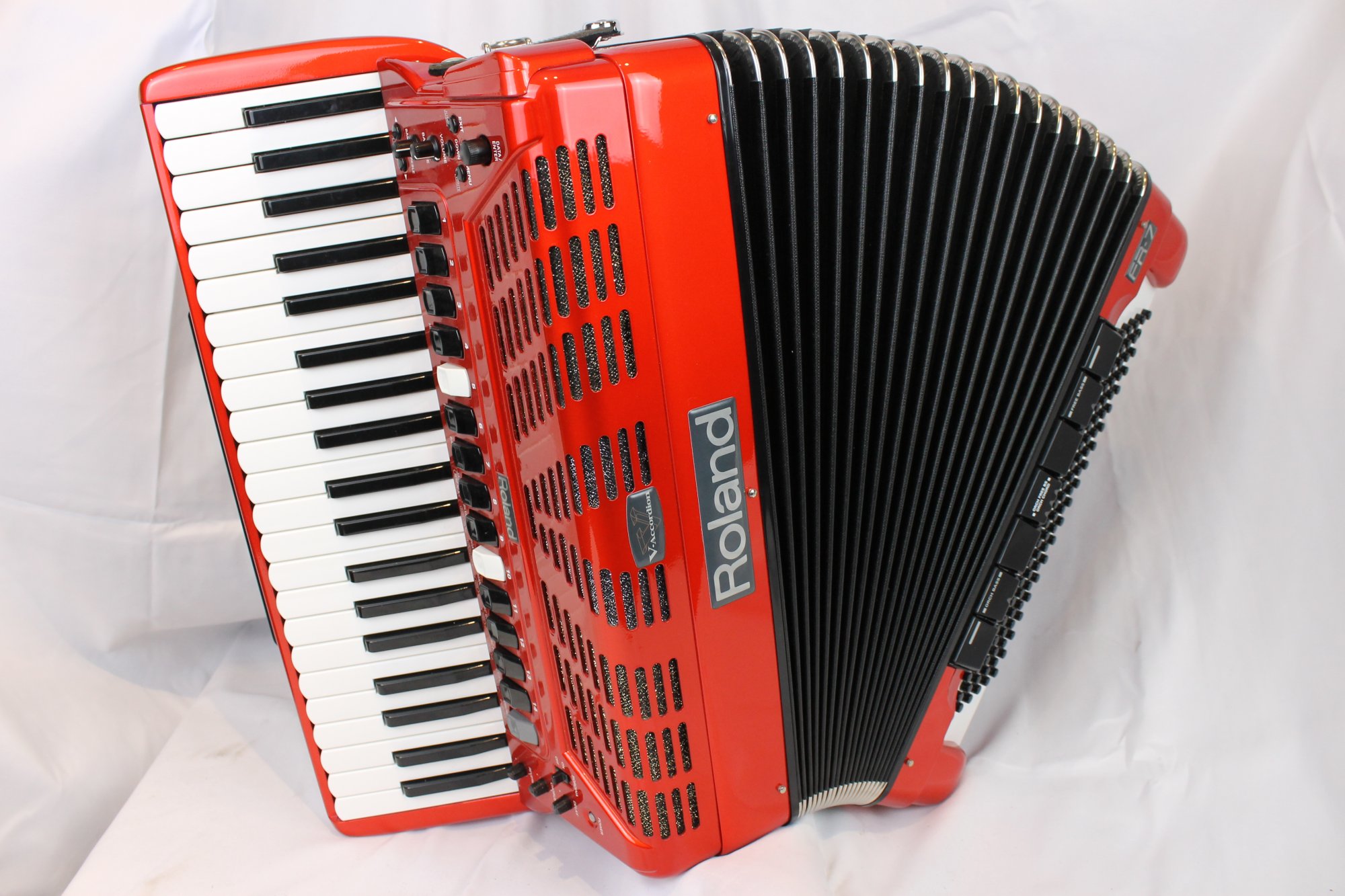 4142 Red Roland FR7RD Digital Piano Accordion 41 120