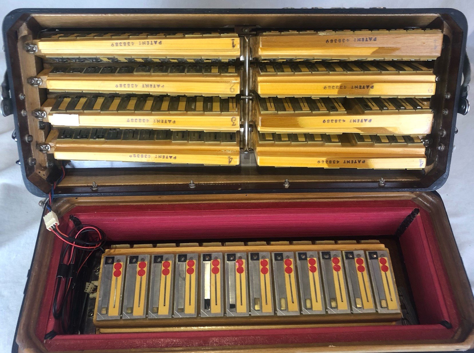 5624 - Black Titano Virtuoso Converter Piano Accordion LMMH 41 120