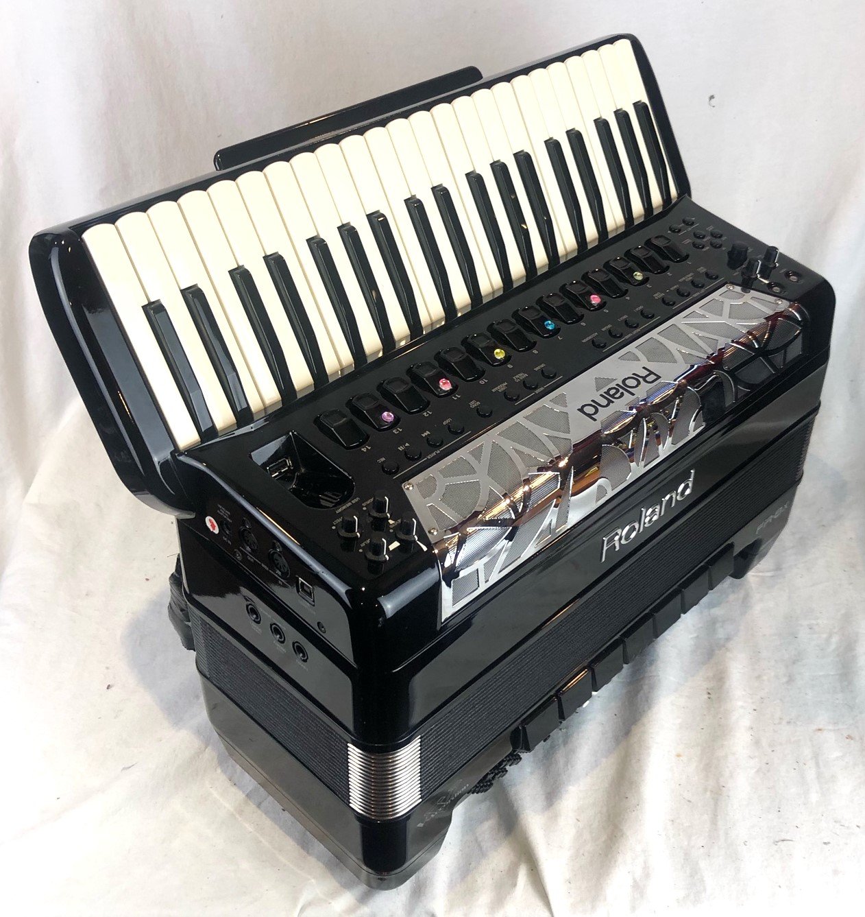 6923 - Black Roland FR-8X Digital Piano Accordion 41 120