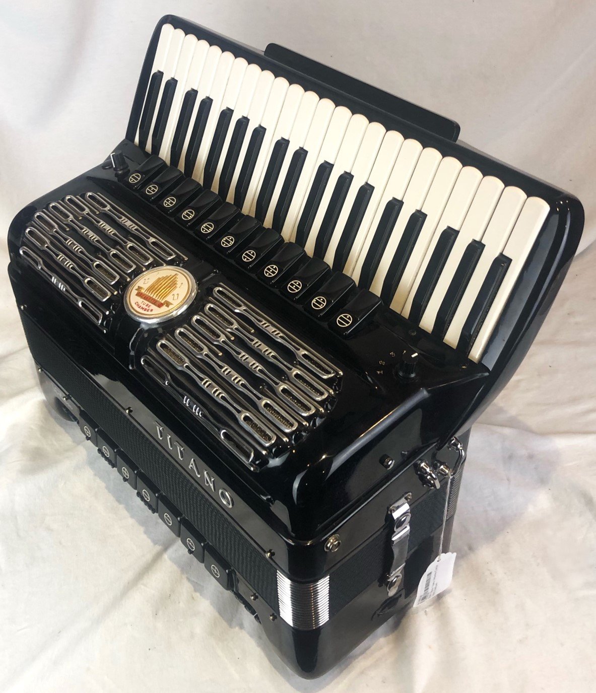 5624 - Black Titano Virtuoso Converter Piano Accordion LMMH 41 120