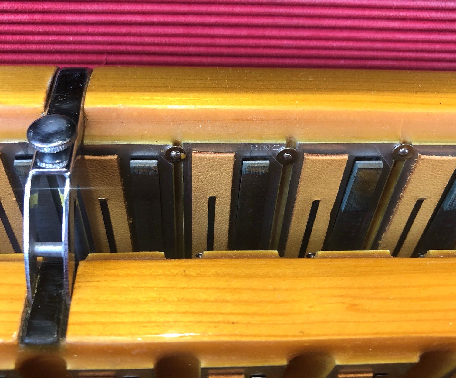 6899 - Black Titano Royal Tone Chamber PIano Accordion LMMH 41 120