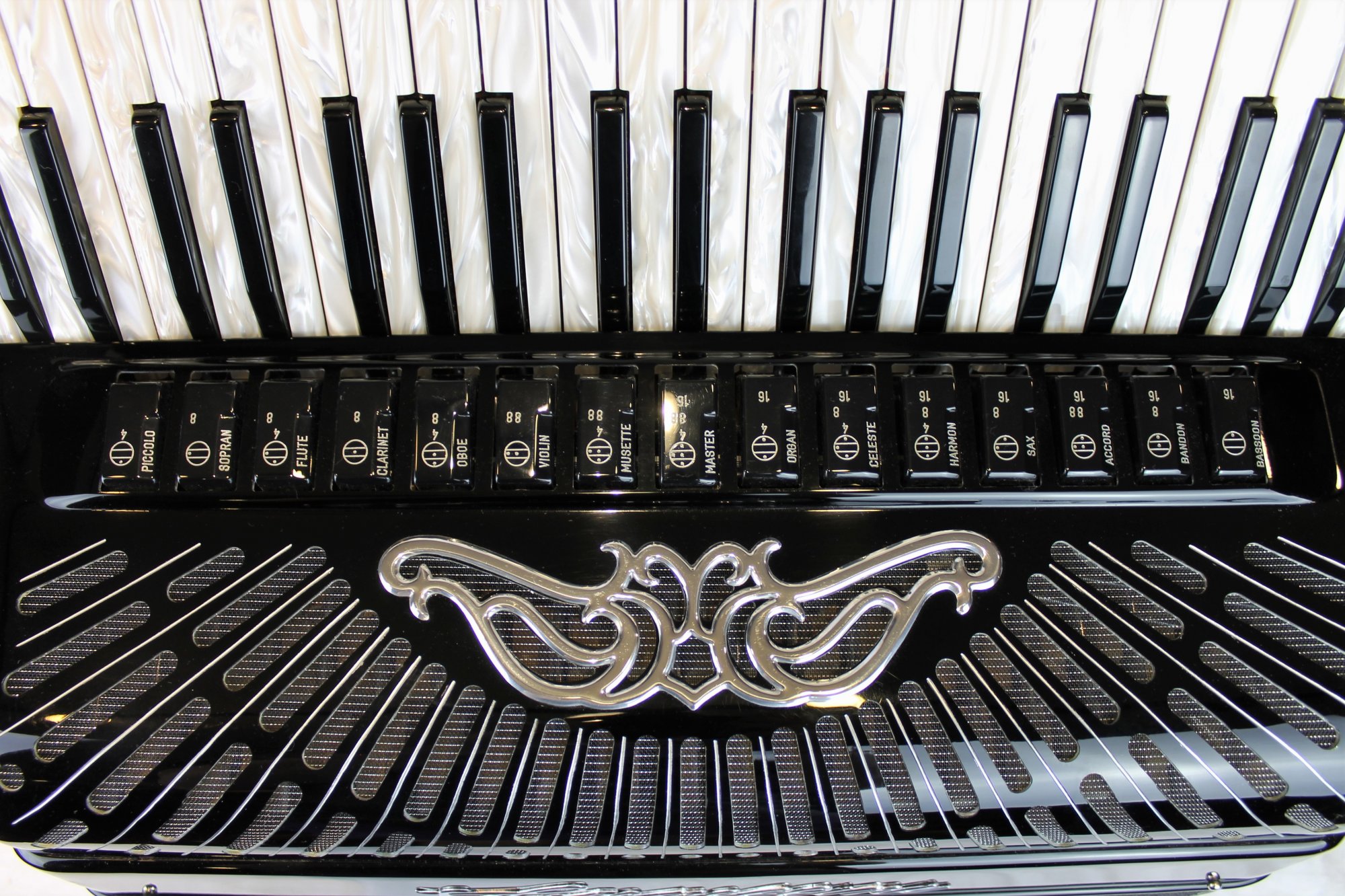 4841- Certified Pre-Owned Black Serenellini Imperator IV Silver