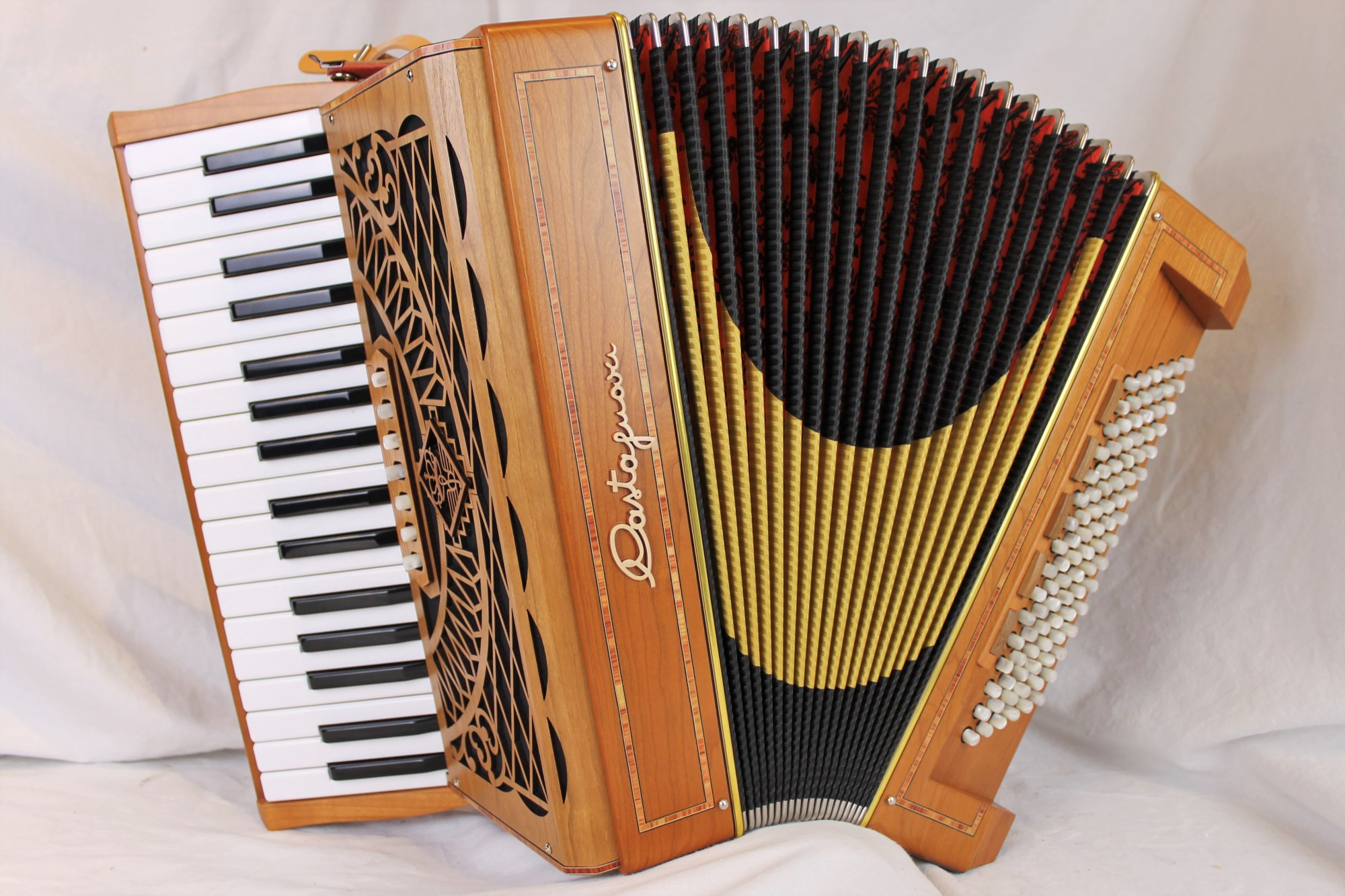 NEW Cherry Castagnari Magica 3° Piano Accordion LMM 34 96