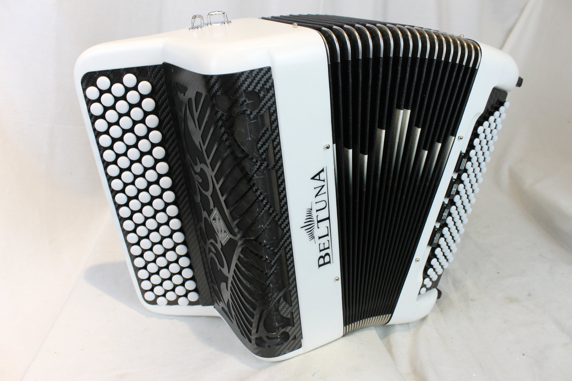 NEW Silhouette Beltuna Studio 200B Fly Chromatic Accordion C LMM 82 96